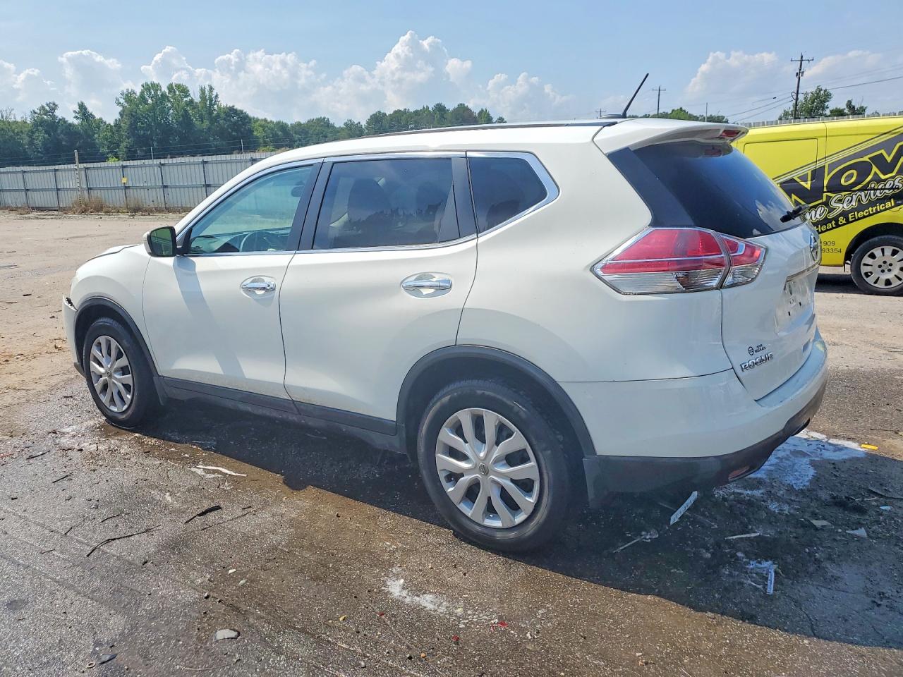 2015 Nissan Rogue S White vin: 5N1AT2ML4FC881851
