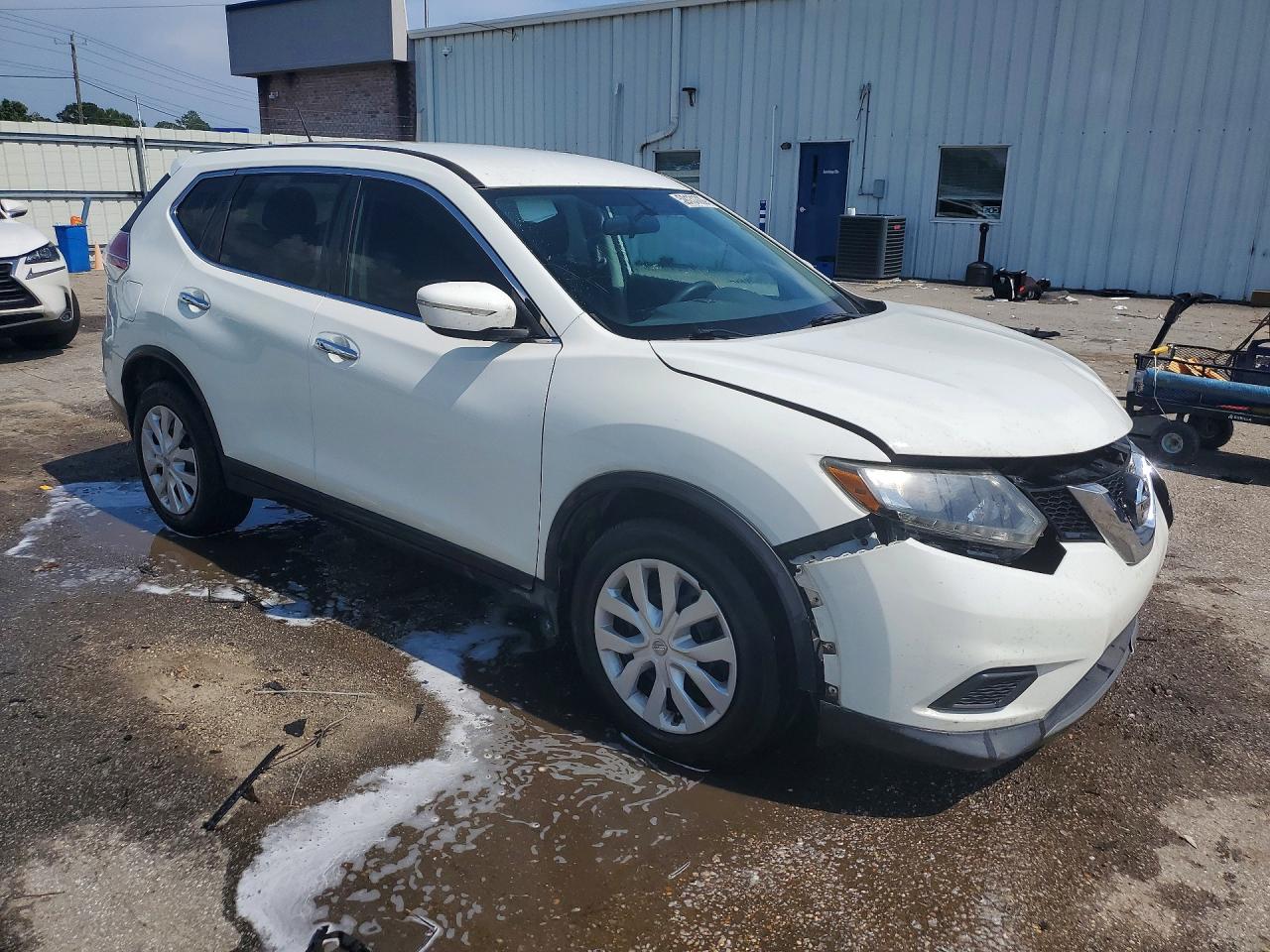 2015 Nissan Rogue S White vin: 5N1AT2ML4FC881851