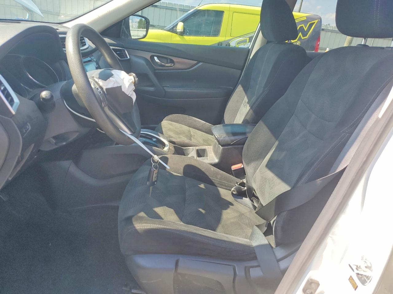 2015 Nissan Rogue S White vin: 5N1AT2ML4FC881851