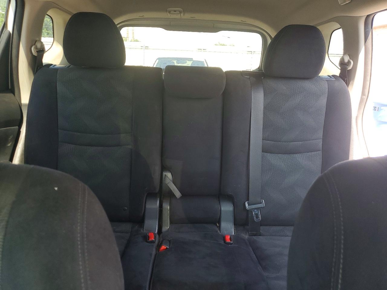 2015 Nissan Rogue S White vin: 5N1AT2ML4FC881851