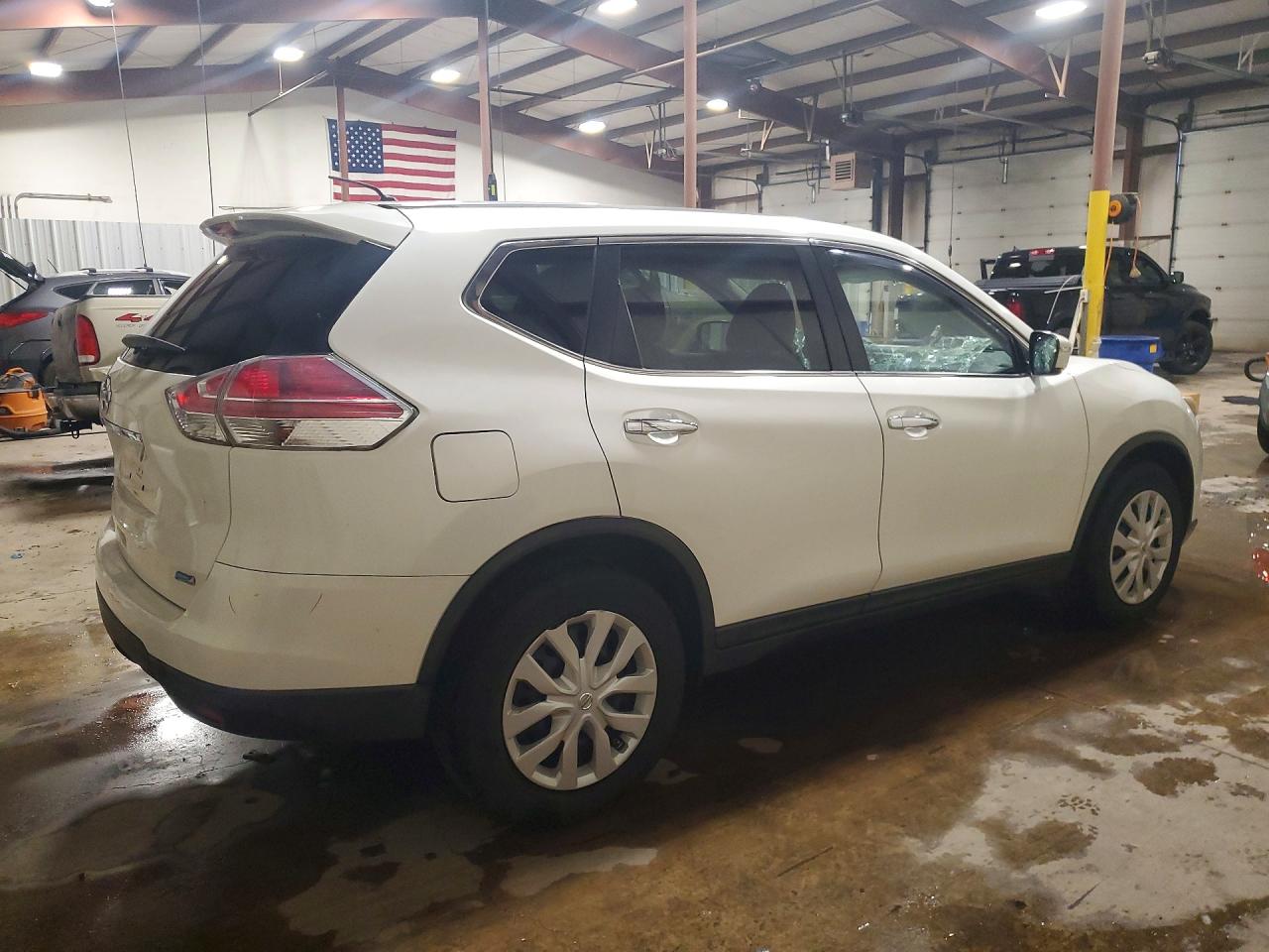 2014 Nissan Rogue S White vin: 5N1AT2ML5EC794247