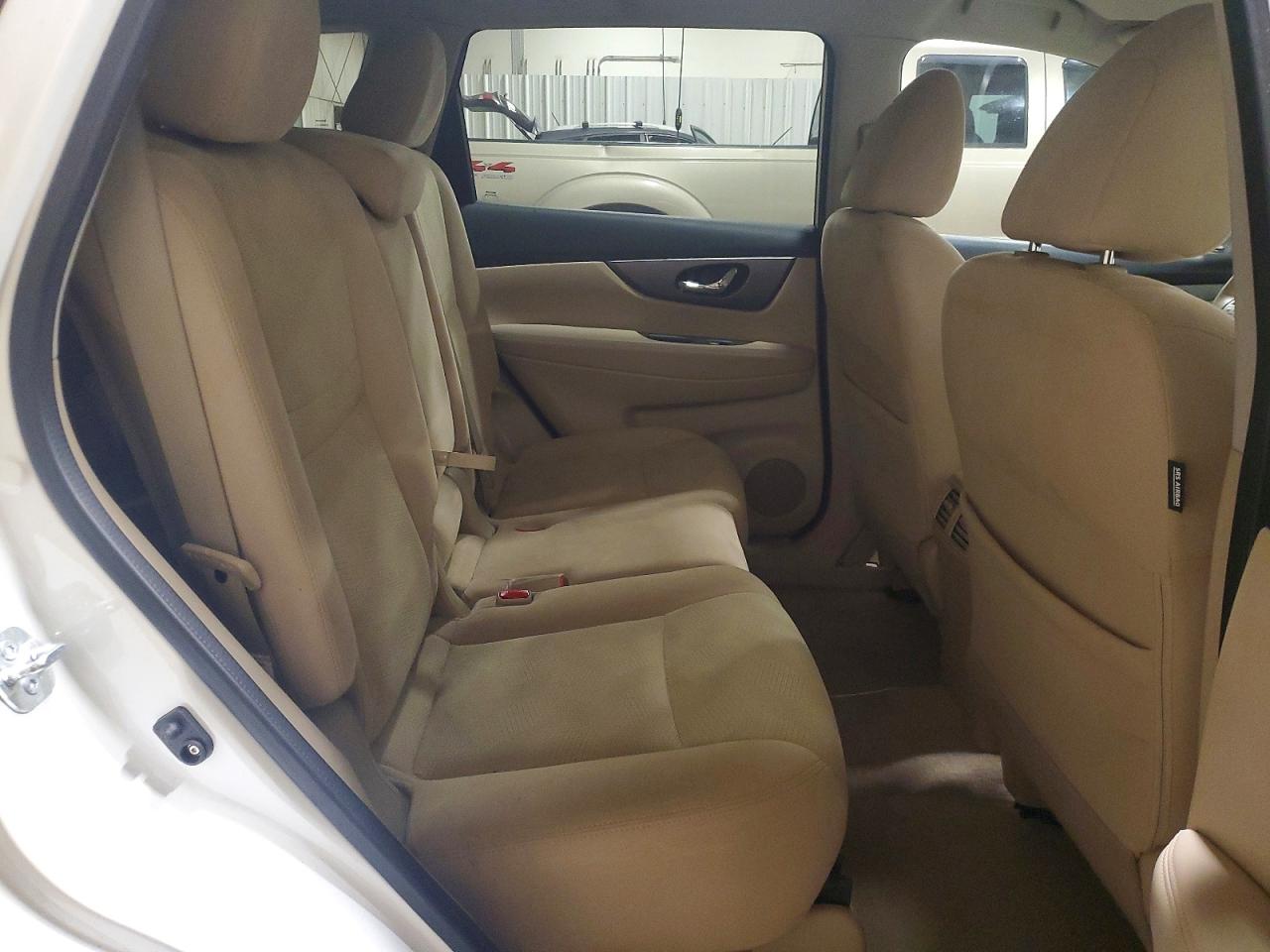 2014 Nissan Rogue S White vin: 5N1AT2ML5EC794247