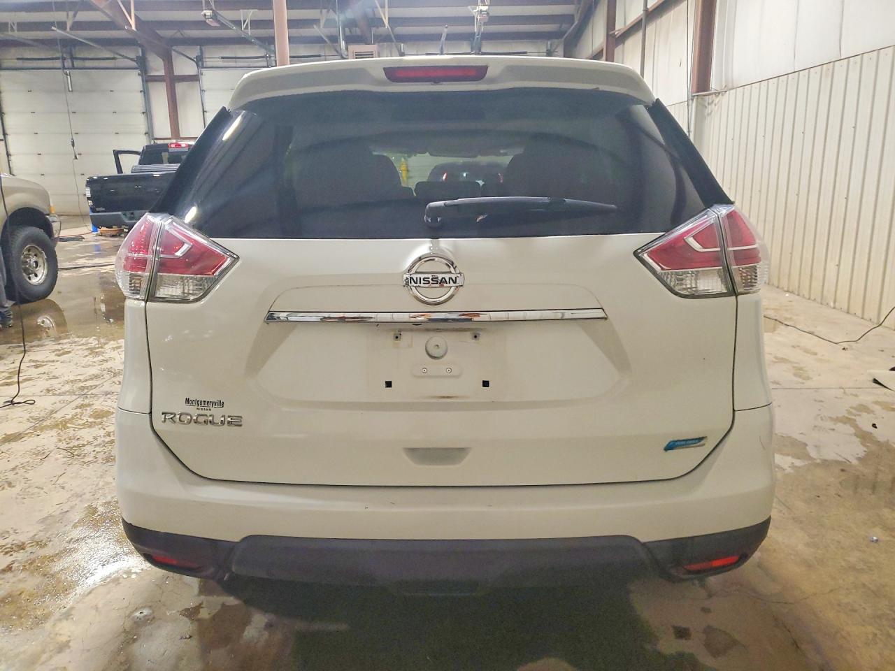 2014 Nissan Rogue S White vin: 5N1AT2ML5EC794247