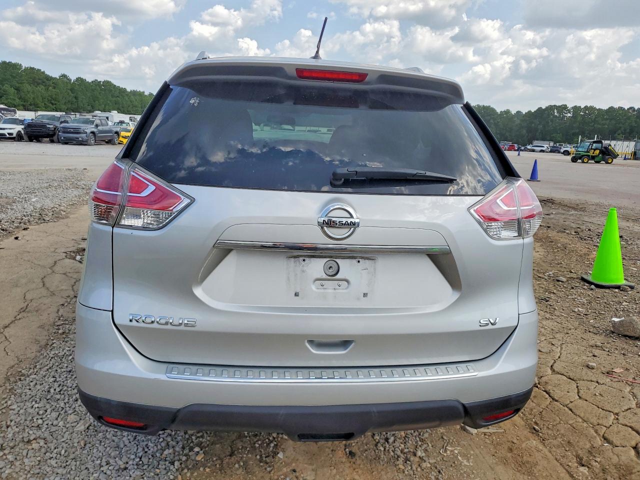 2015 Nissan Rogue Sv Silver vin: 5N1AT2ML5FC794055
