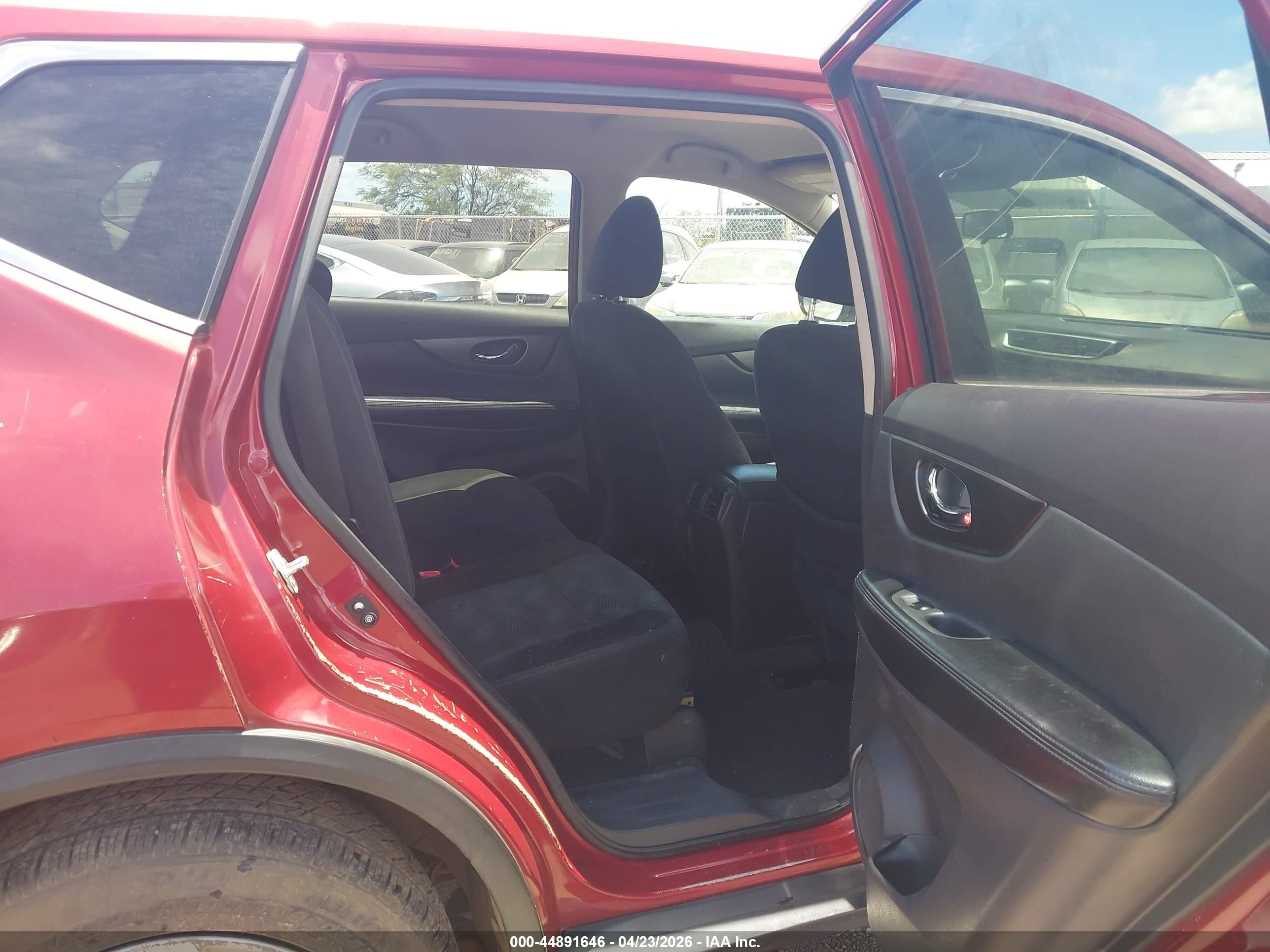 2015 Nissan Rogue S Red vin: 5N1AT2ML5FC856618