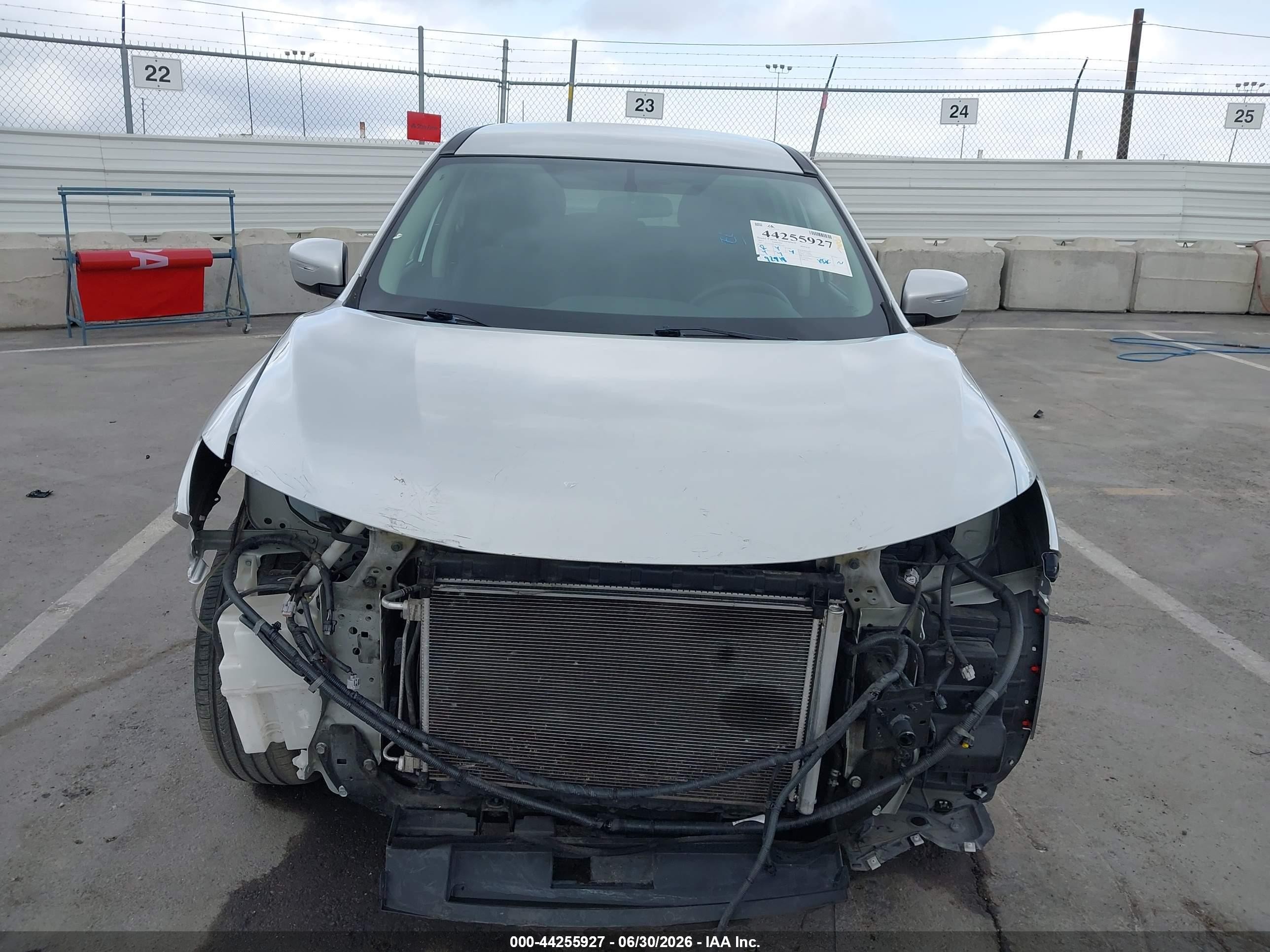 2015 Nissan Rogue S Silver vin: 5N1AT2ML7FC884162