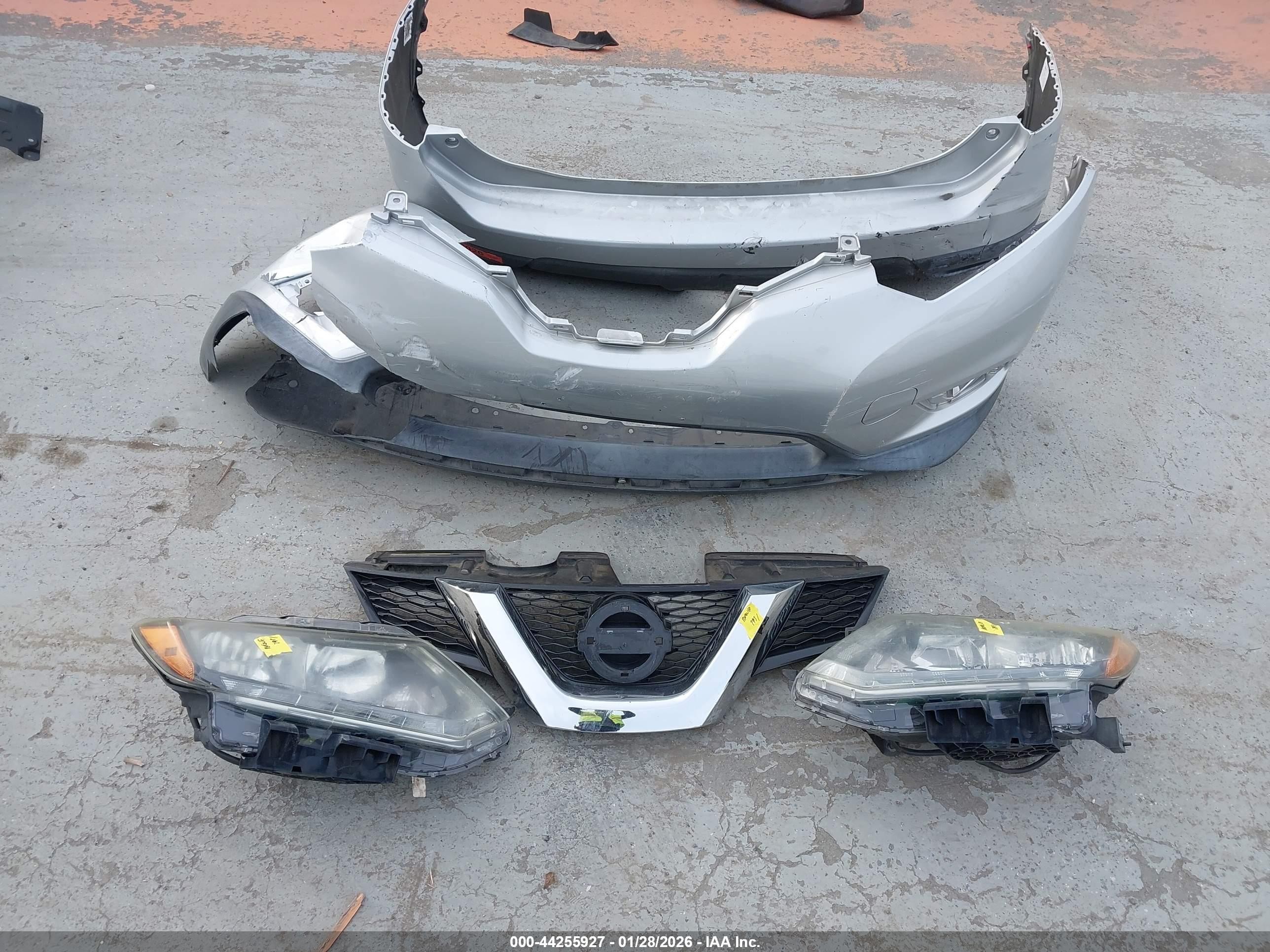 2015 Nissan Rogue S Silver vin: 5N1AT2ML7FC884162