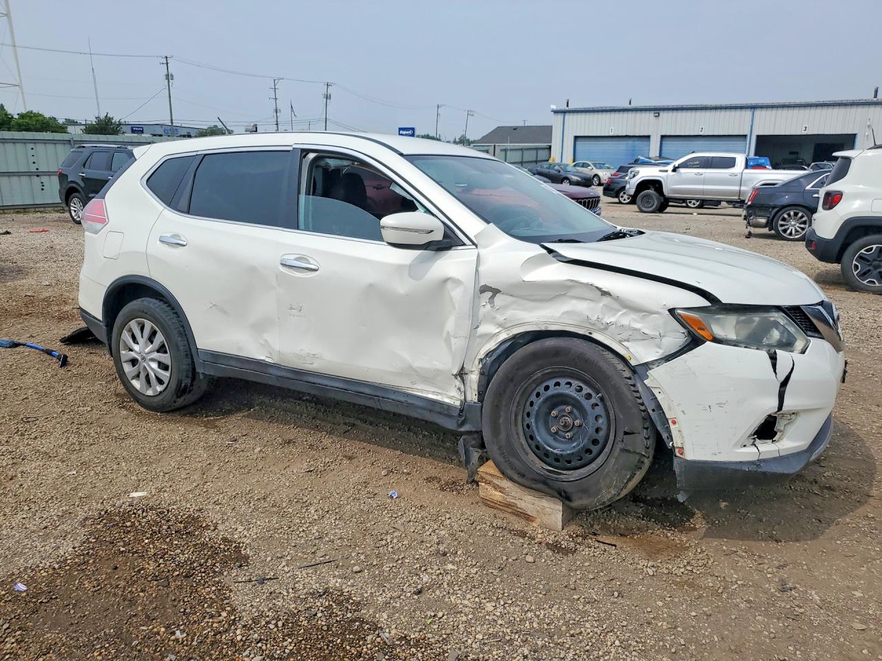 2014 Nissan Rogue S White vin: 5N1AT2ML8EC828813