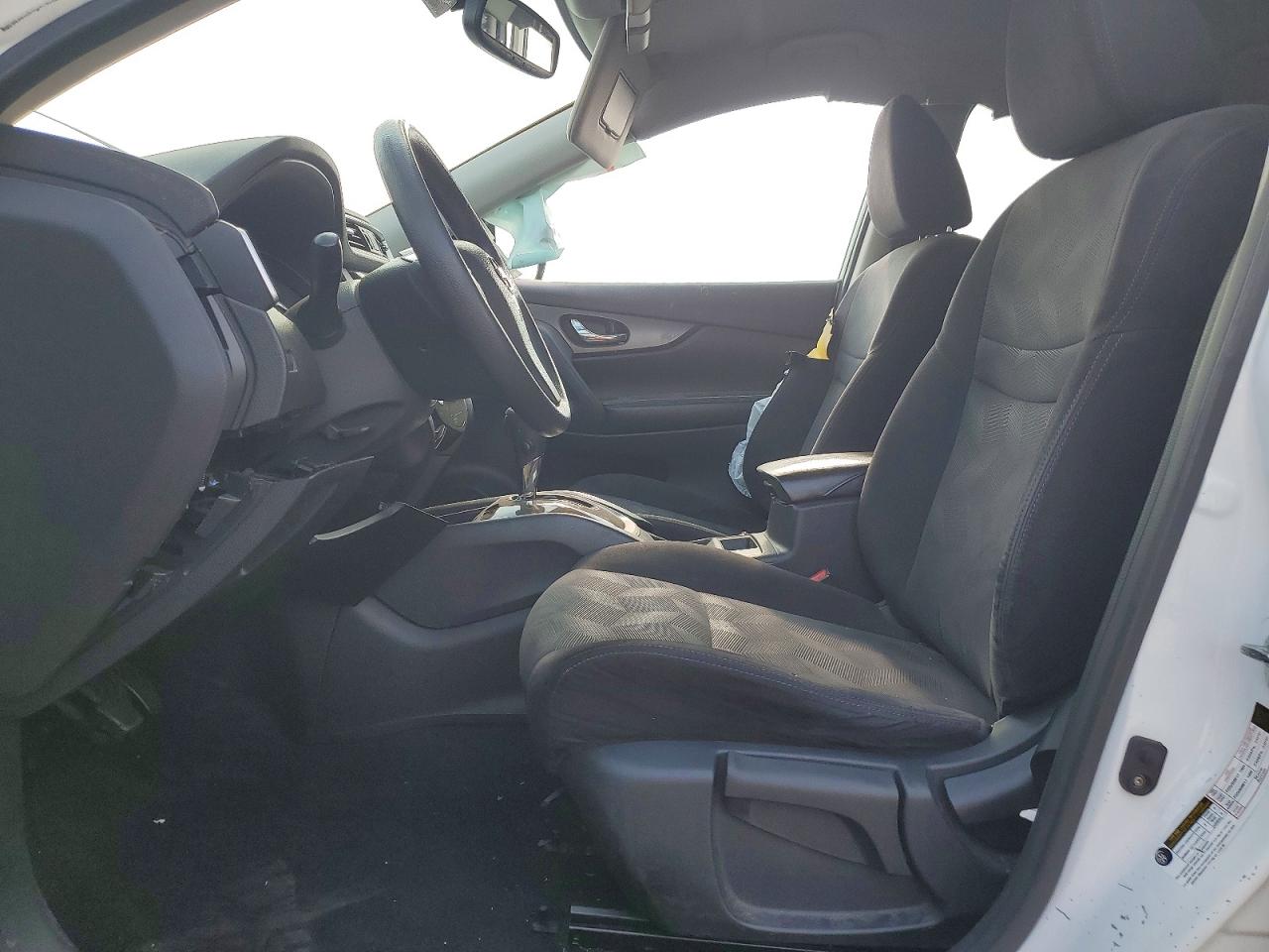 2014 Nissan Rogue S White vin: 5N1AT2ML8EC828813