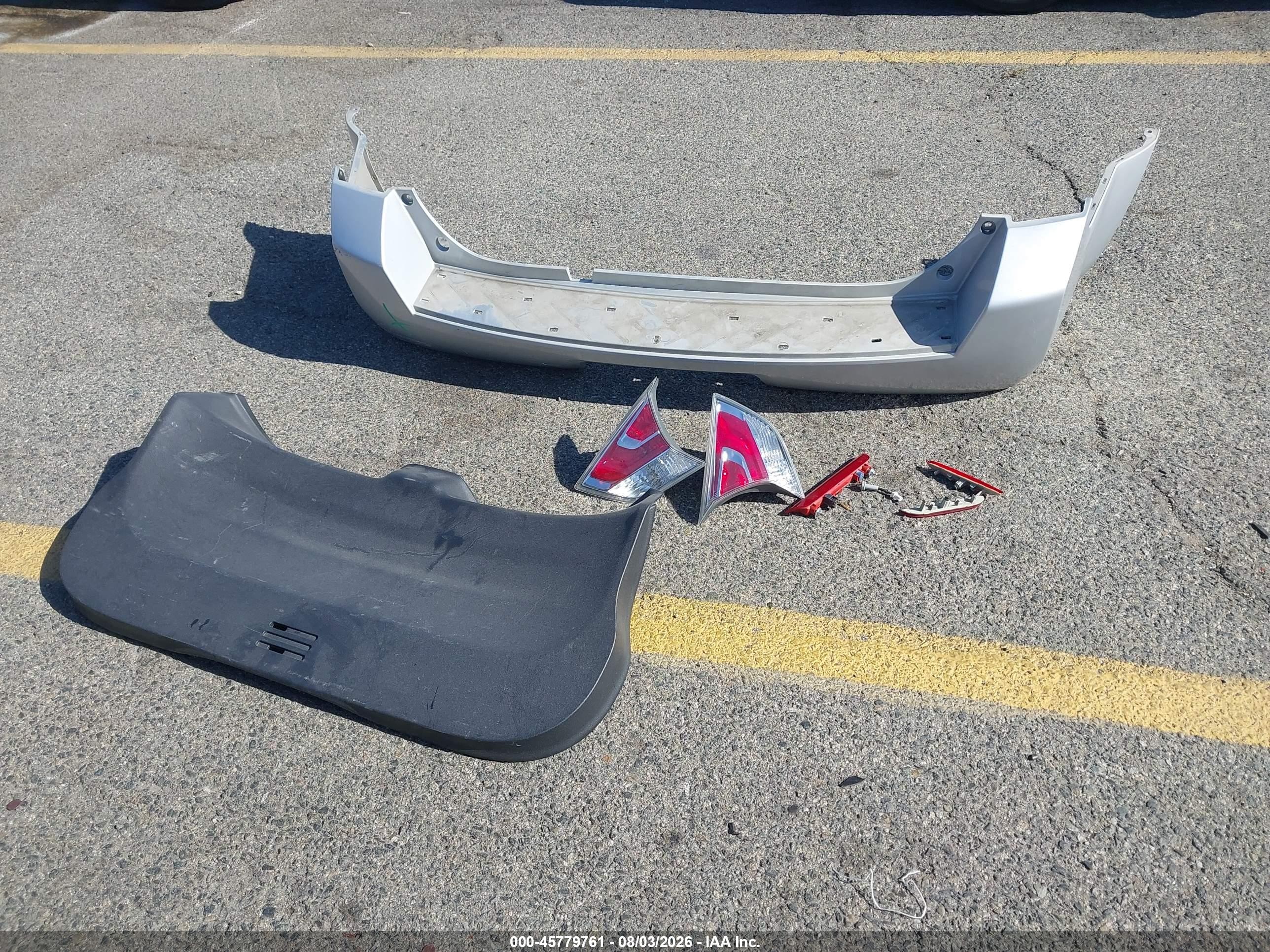 2014 Nissan Rogue S Silver vin: 5N1AT2ML9EC792176