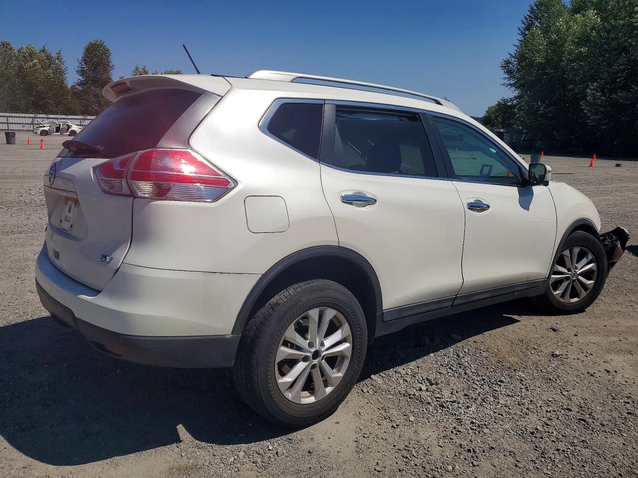 2015 Nissan Rogue Sv White vin: 5N1AT2ML9FC888925