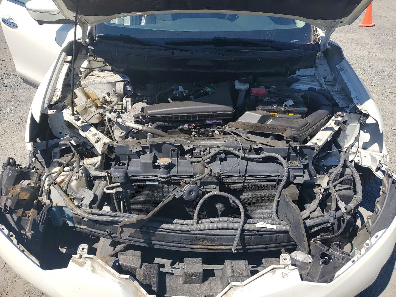 2015 Nissan Rogue Sv White vin: 5N1AT2ML9FC888925