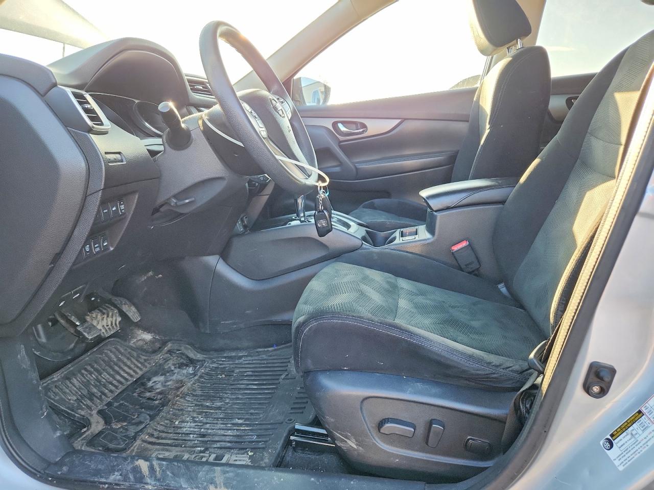 2014 Nissan Rogue S Silver vin: 5N1AT2MM1EC799504