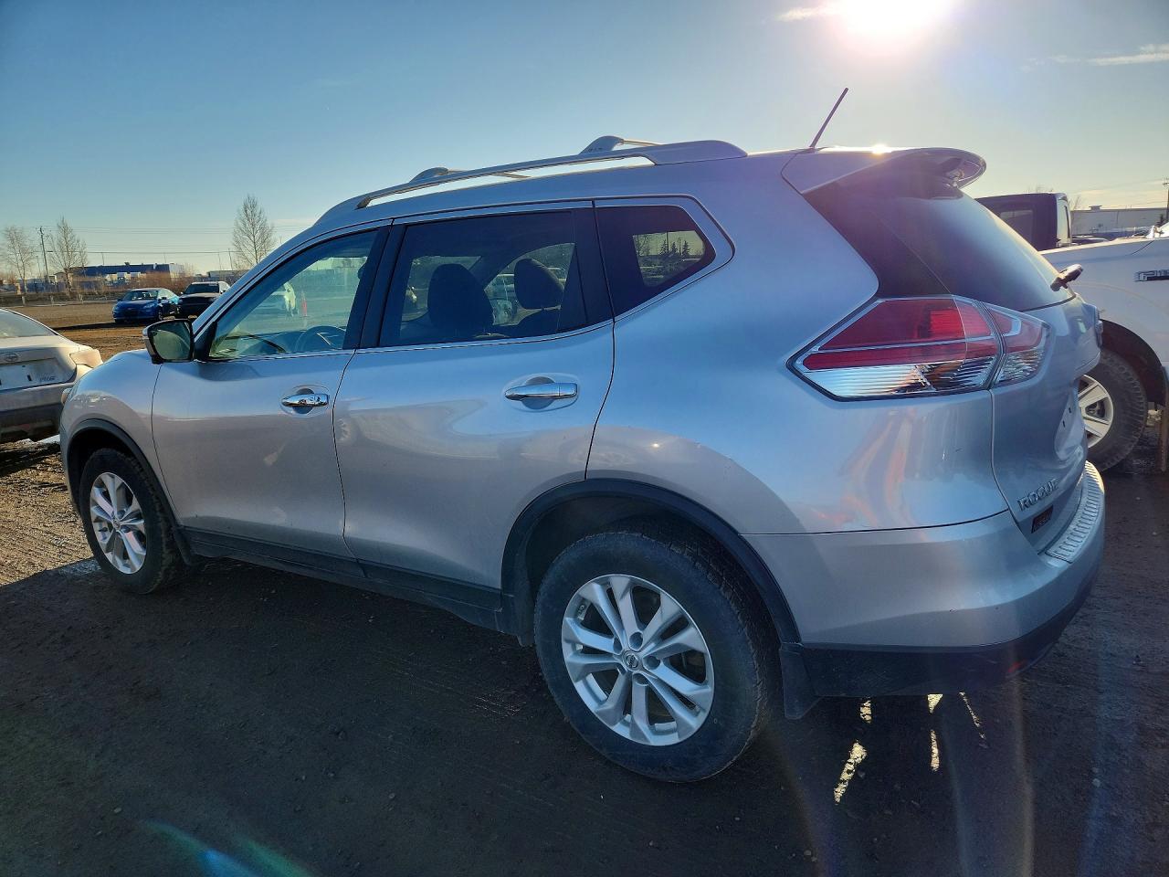 2014 Nissan Rogue S Silver vin: 5N1AT2MM1EC799504