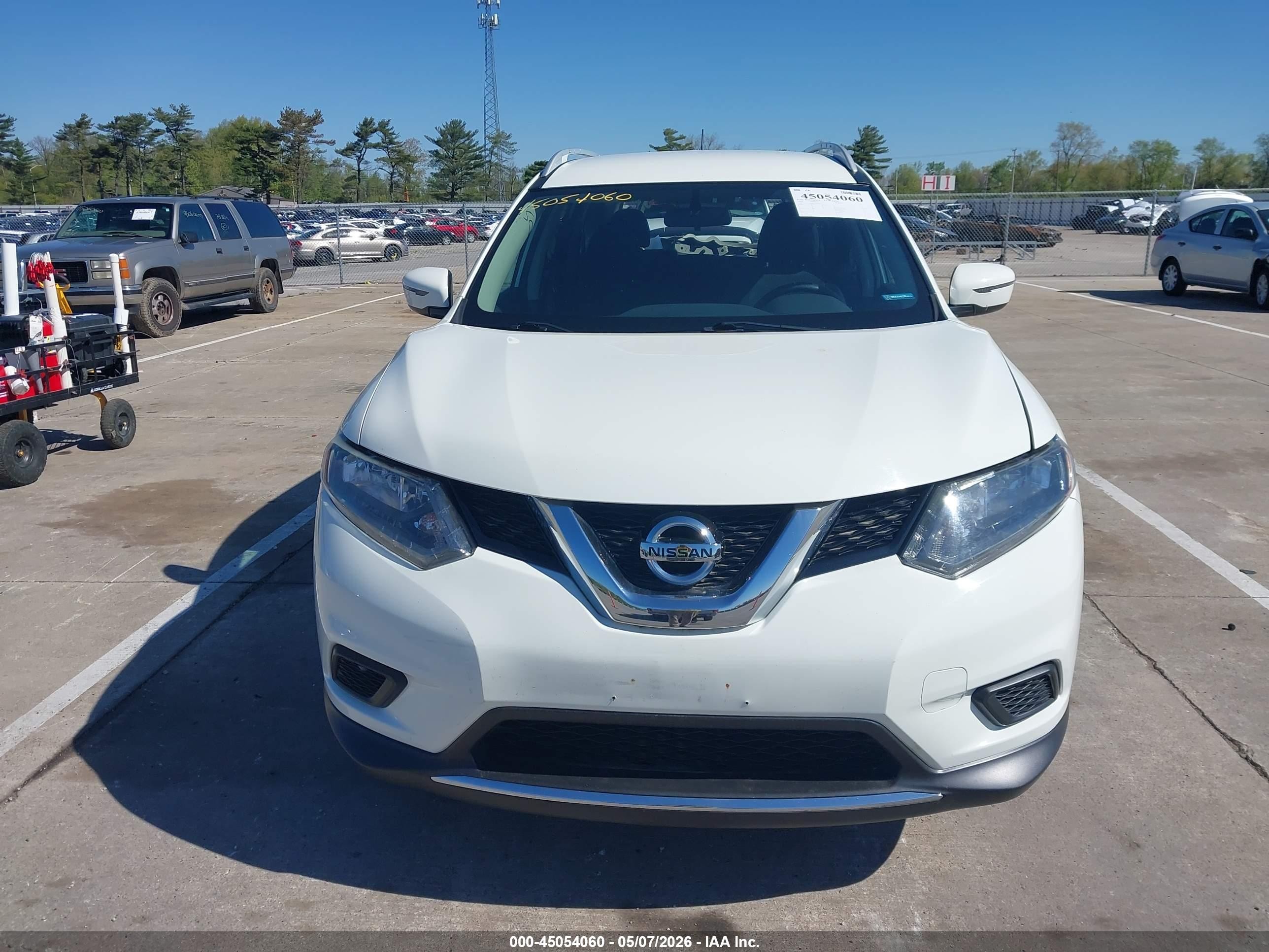 2016 Nissan Rogue S White vin: 5N1AT2MM3GC865425