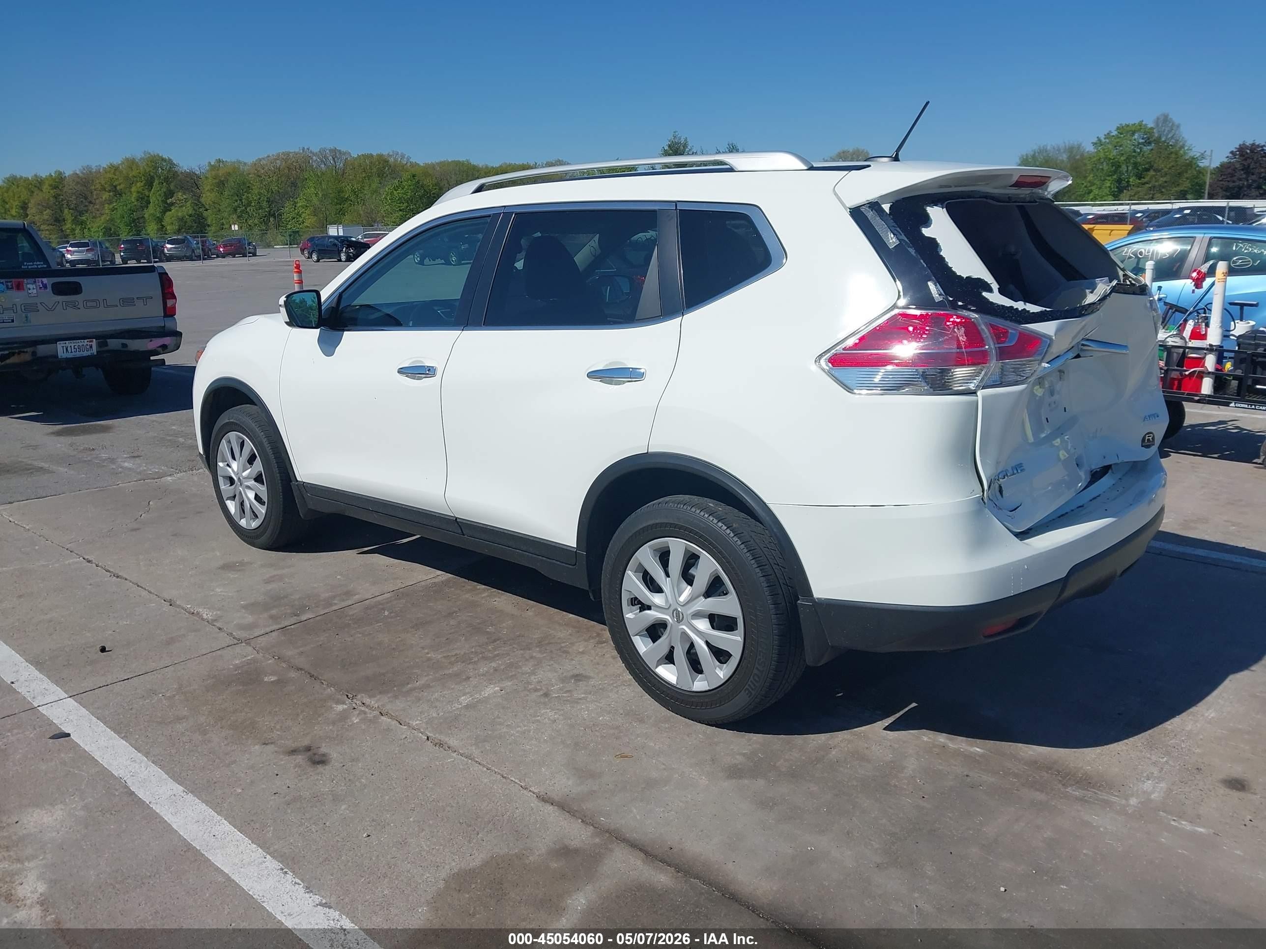 2016 Nissan Rogue S White vin: 5N1AT2MM3GC865425