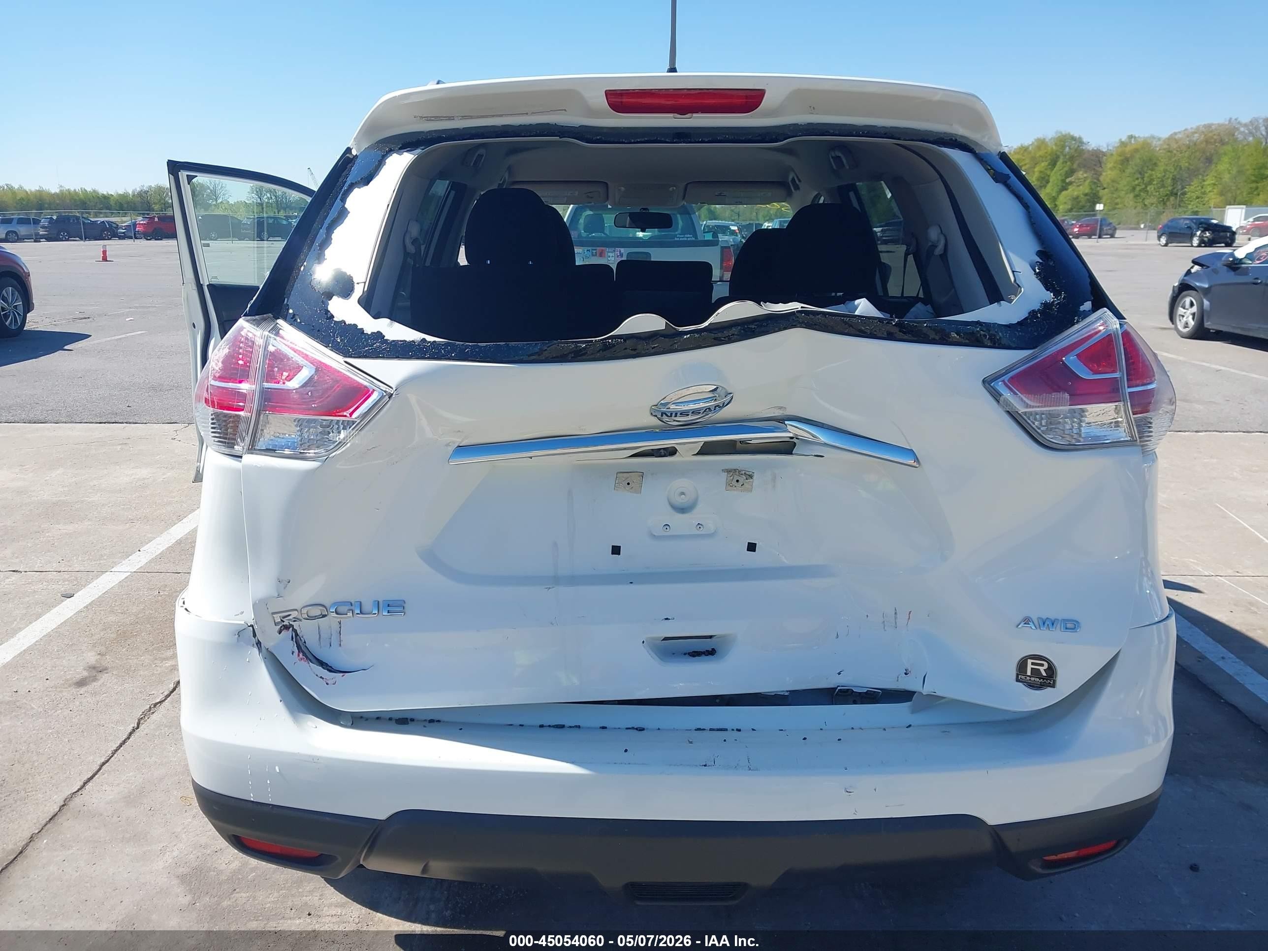 2016 Nissan Rogue S White vin: 5N1AT2MM3GC865425