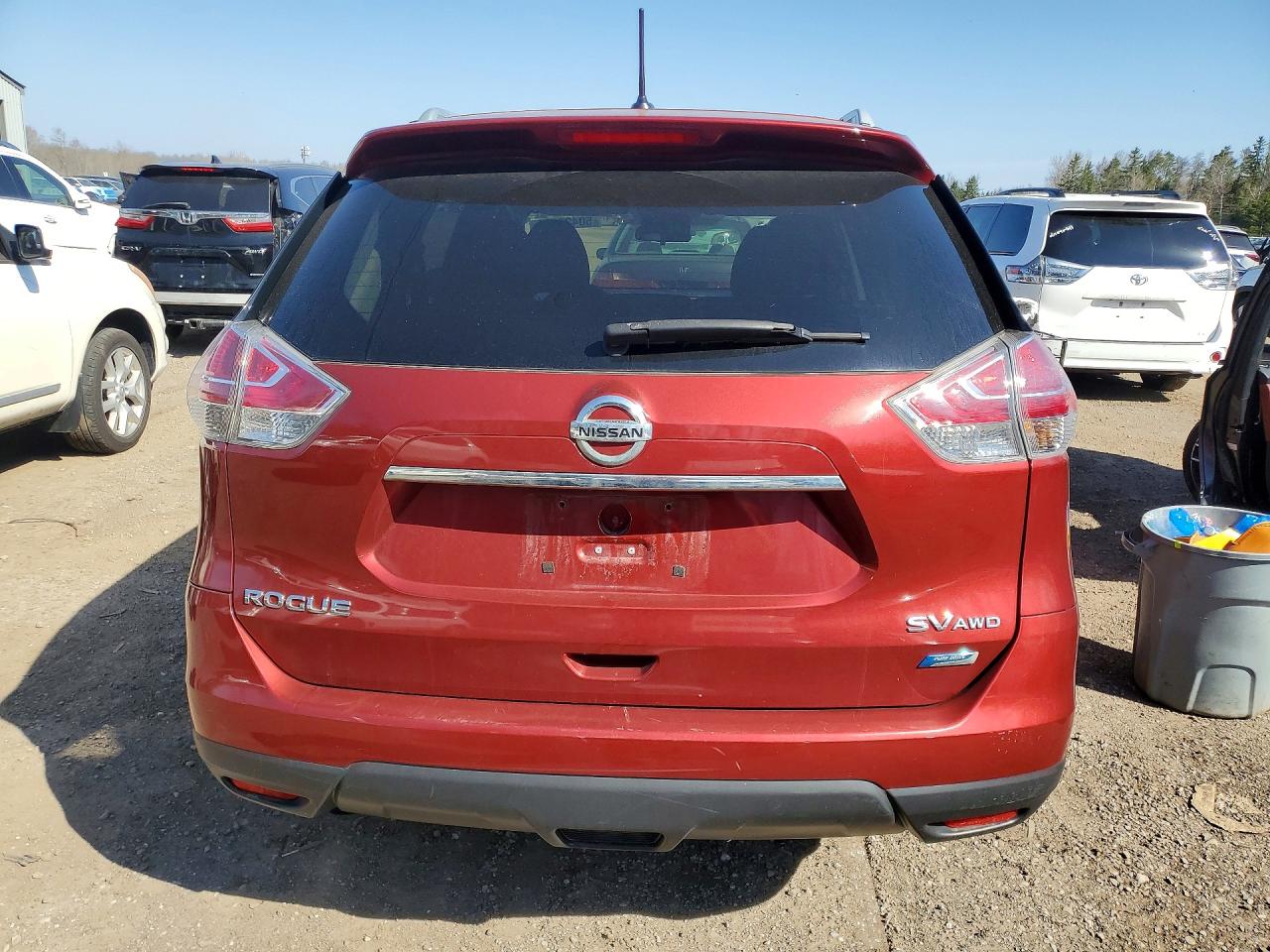2014 Nissan Rogue S Красный vin: 5N1AT2MM8EC756536