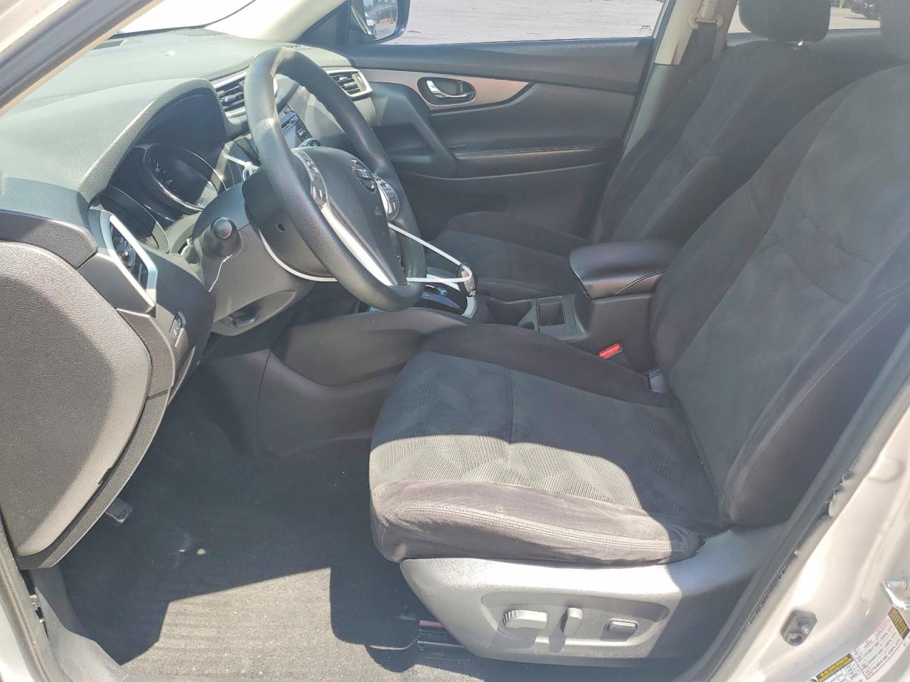 2014 Nissan Rogue Sv Silver vin: 5N1AT2MT0EC753170