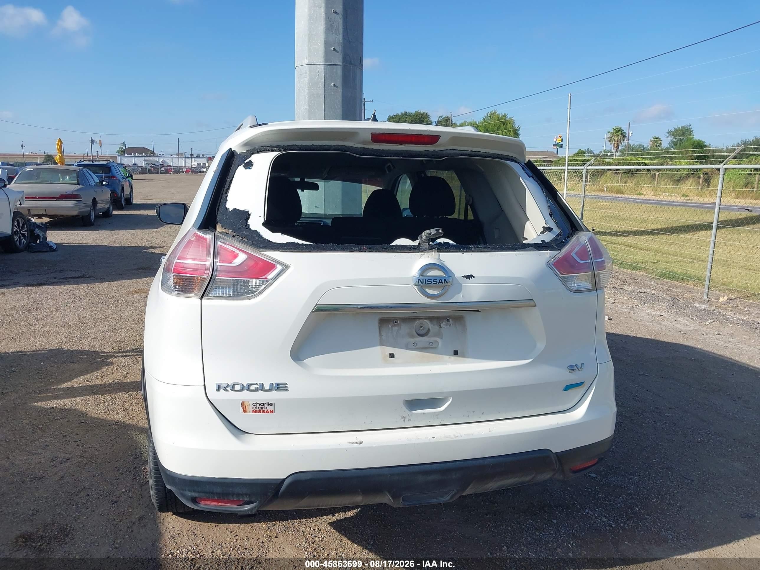 2014 Nissan Rogue Sv White vin: 5N1AT2MT0EC773211