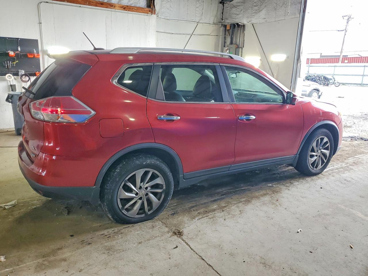 2014 Nissan Rogue S Red vin: 5N1AT2MT0EC823640