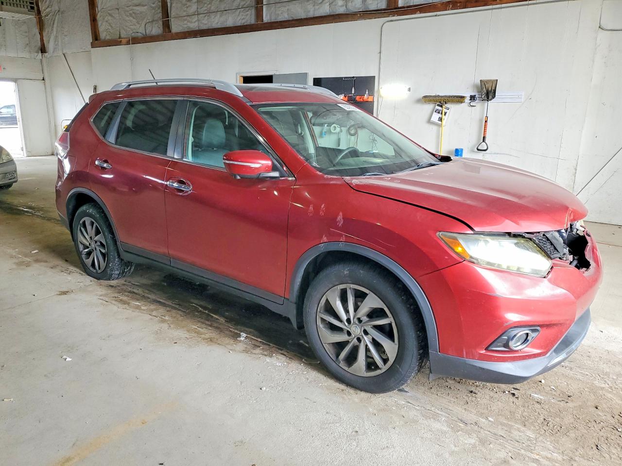 2014 Nissan Rogue S Red vin: 5N1AT2MT0EC823640