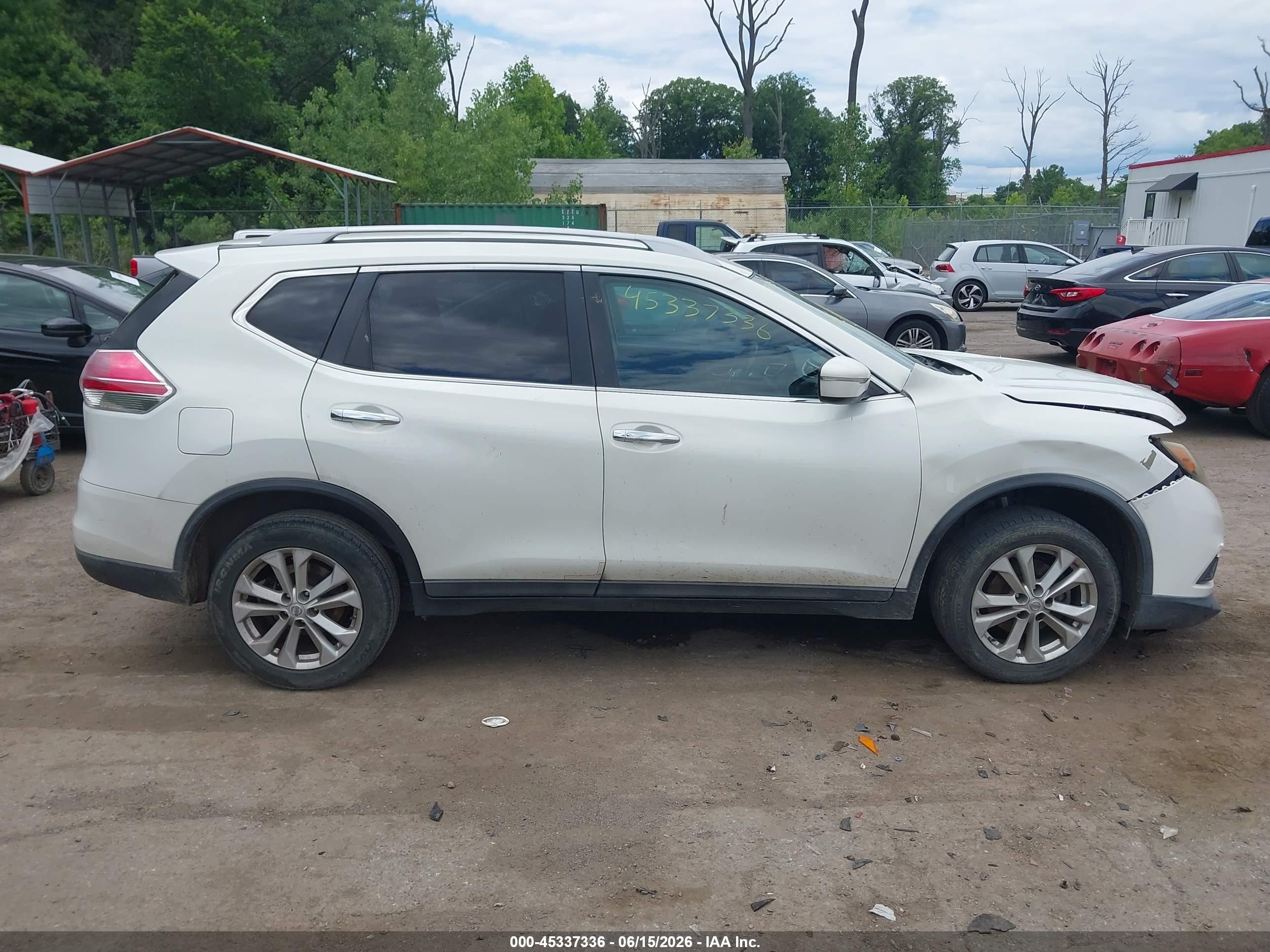 2014 Nissan Rogue S/sl/sv White vin: 5N1AT2MT0EC864768