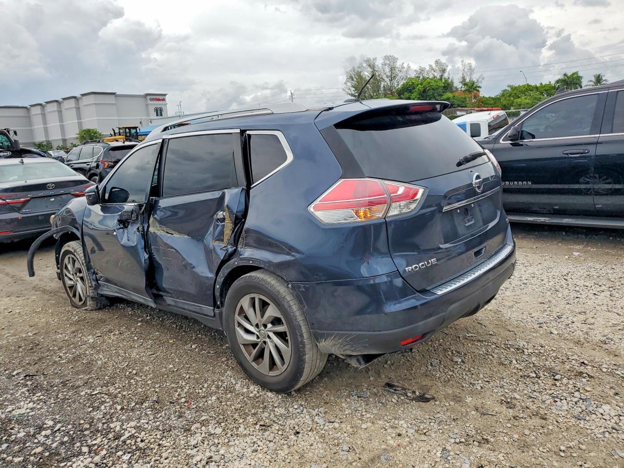2015 Nissan Rogue Gray vin: 5N1AT2MT0FC755910