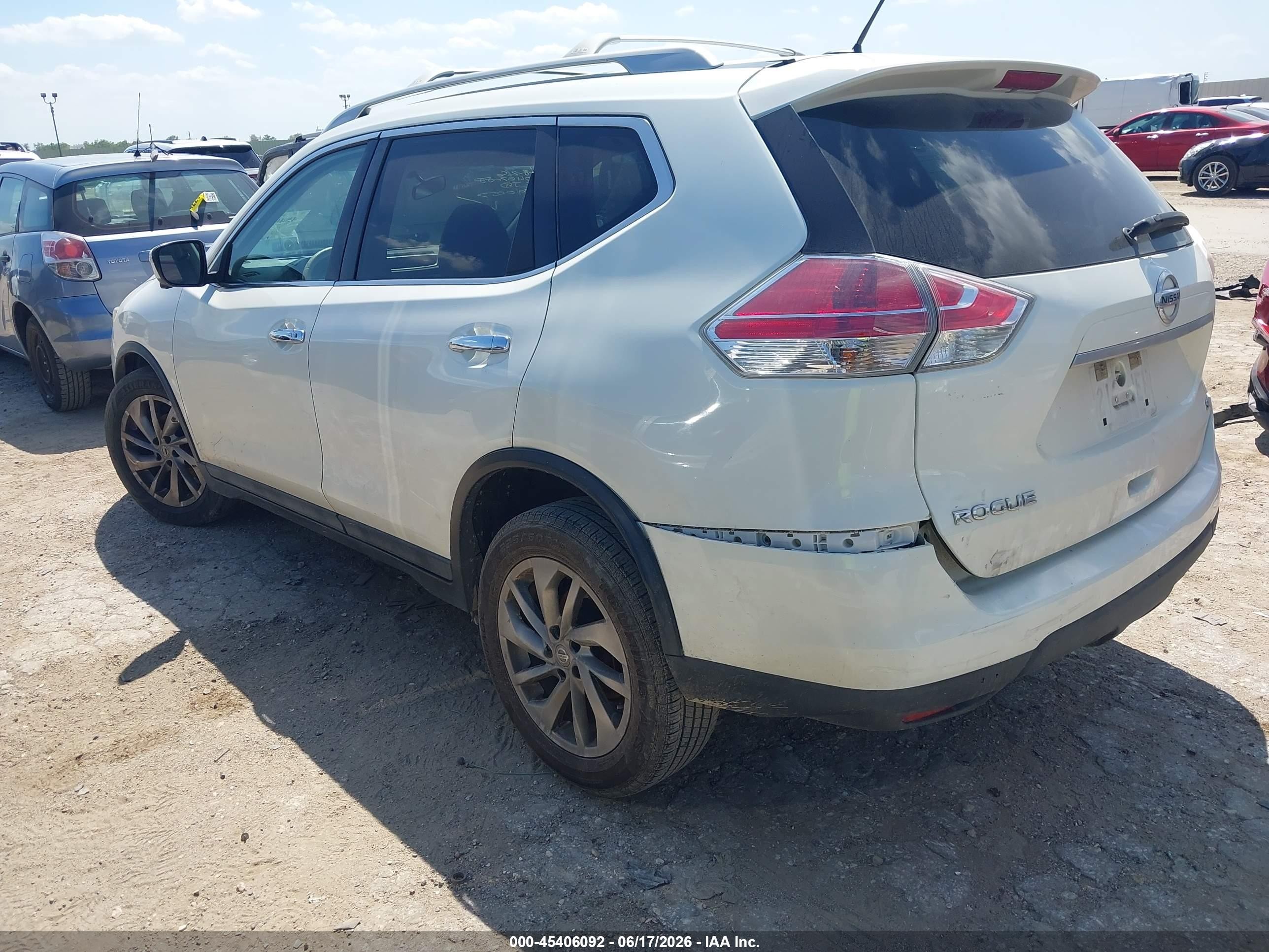 2015 Nissan Rogue S/sl/sv White vin: 5N1AT2MT0FC790057