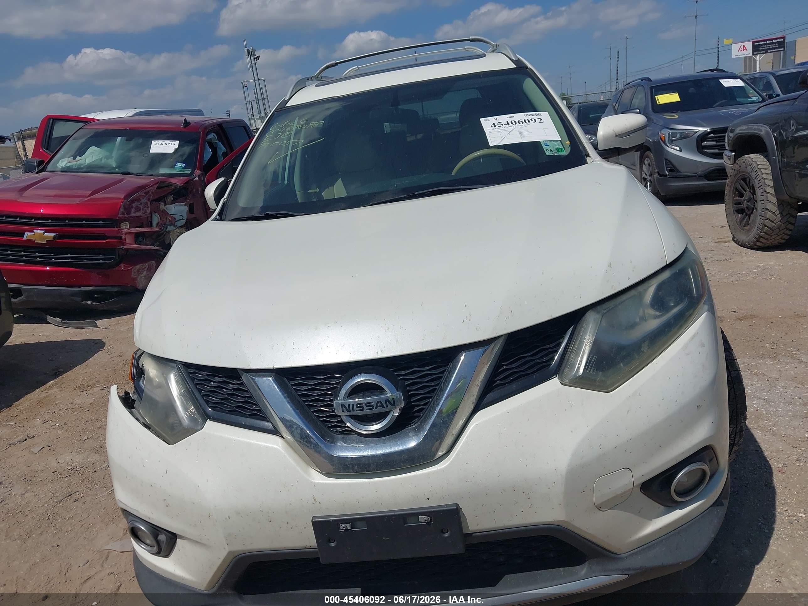 2015 Nissan Rogue S/sl/sv White vin: 5N1AT2MT0FC790057
