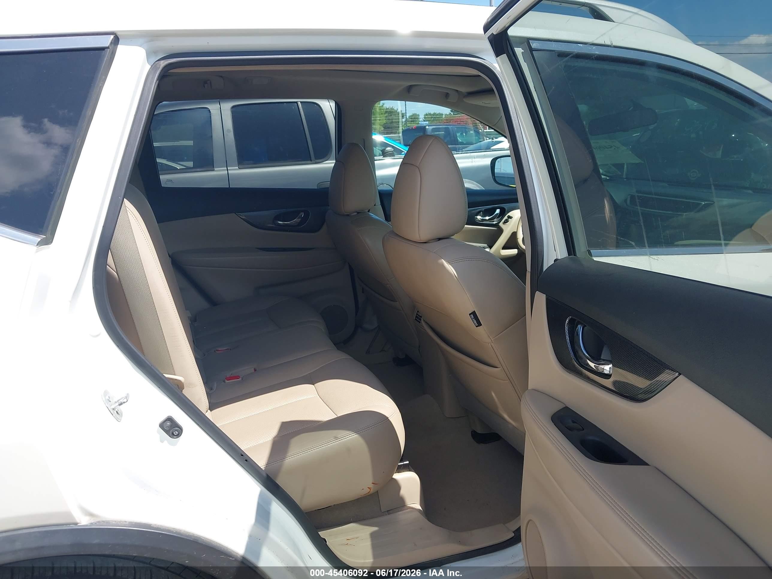 2015 Nissan Rogue S/sl/sv White vin: 5N1AT2MT0FC790057