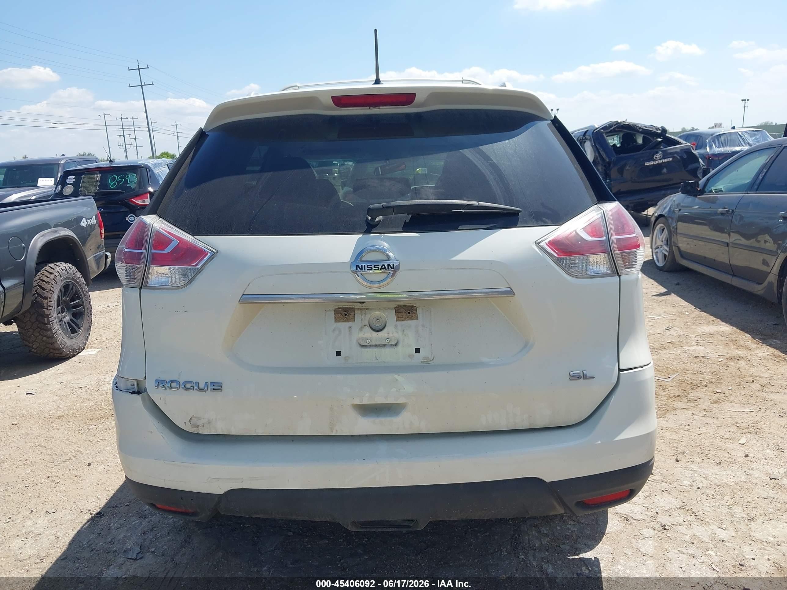 2015 Nissan Rogue S/sl/sv White vin: 5N1AT2MT0FC790057