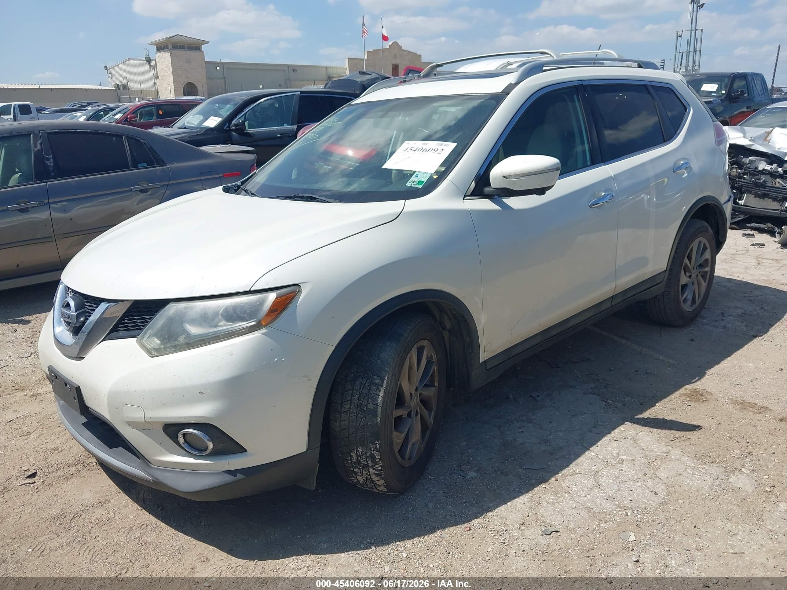 2015 Nissan Rogue S/sl/sv White vin: 5N1AT2MT0FC790057