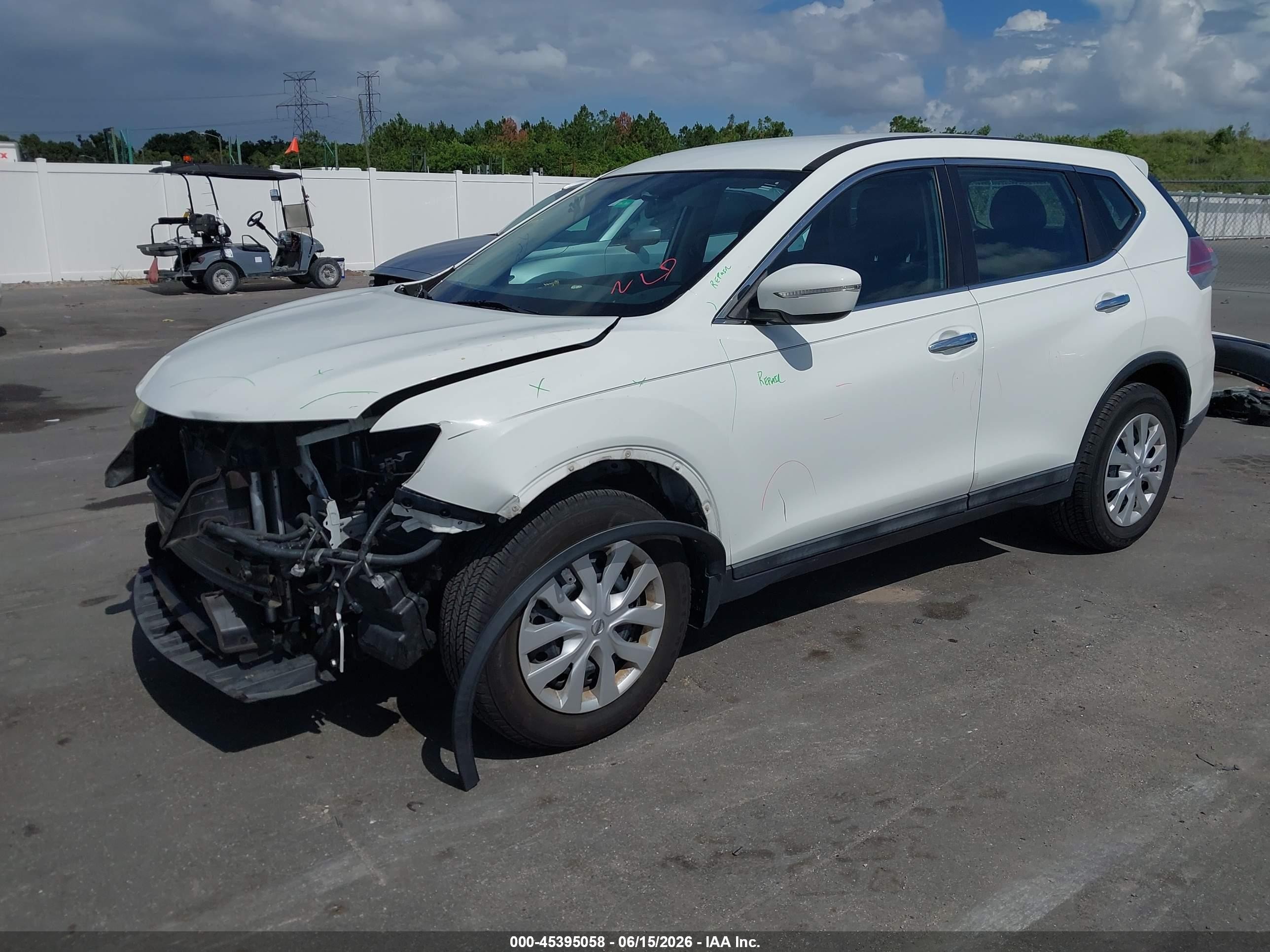 2015 Nissan Rogue S White vin: 5N1AT2MT0FC839791