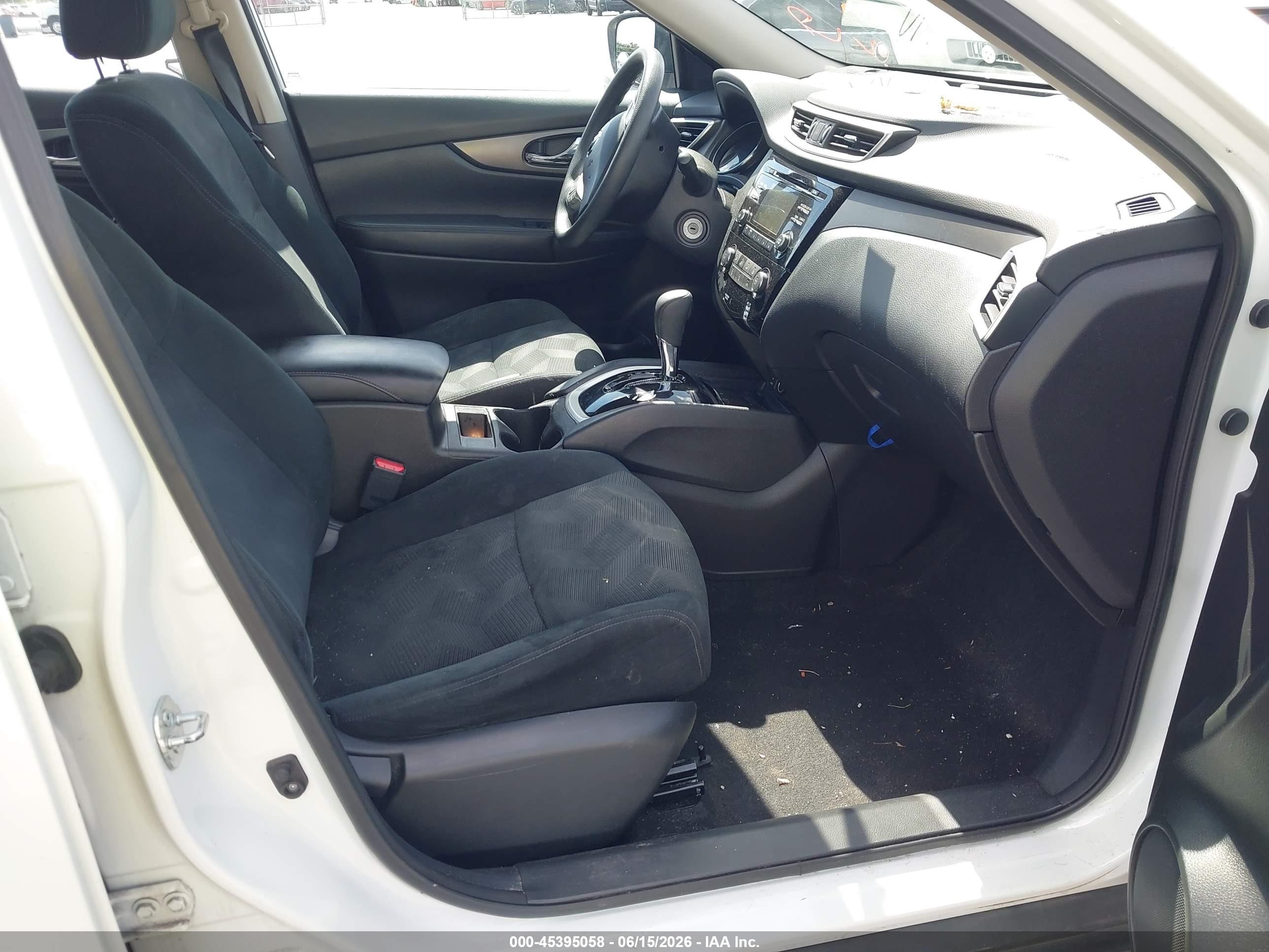 2015 Nissan Rogue S White vin: 5N1AT2MT0FC839791
