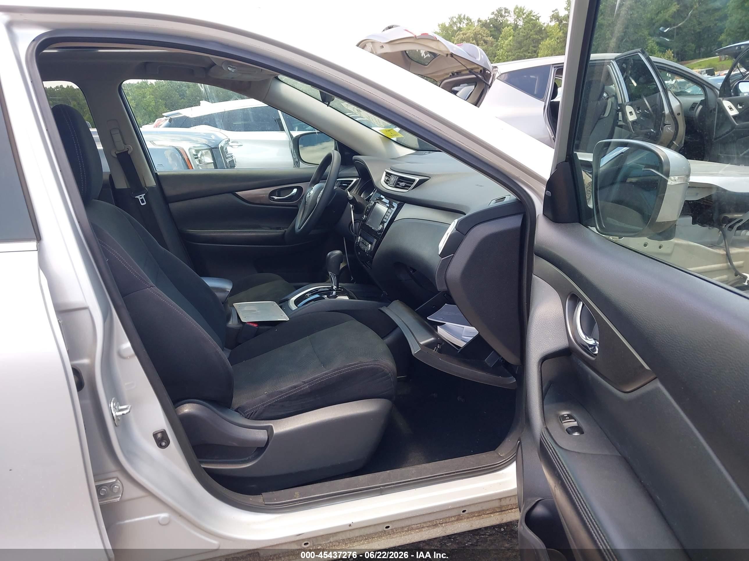 2015 Nissan Rogue Sv Серебряный vin: 5N1AT2MT0FC899439