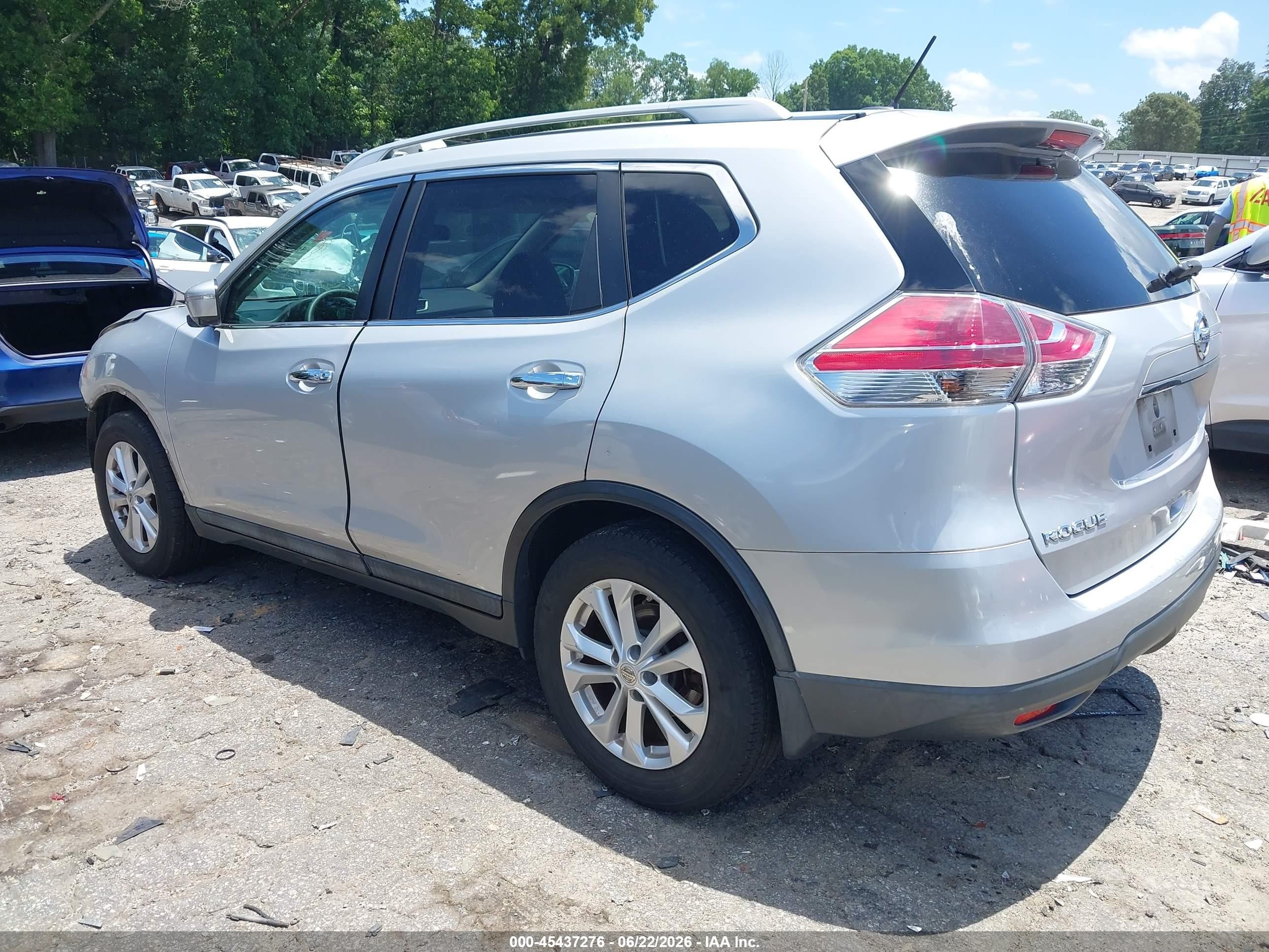 2015 Nissan Rogue Sv Серебряный vin: 5N1AT2MT0FC899439