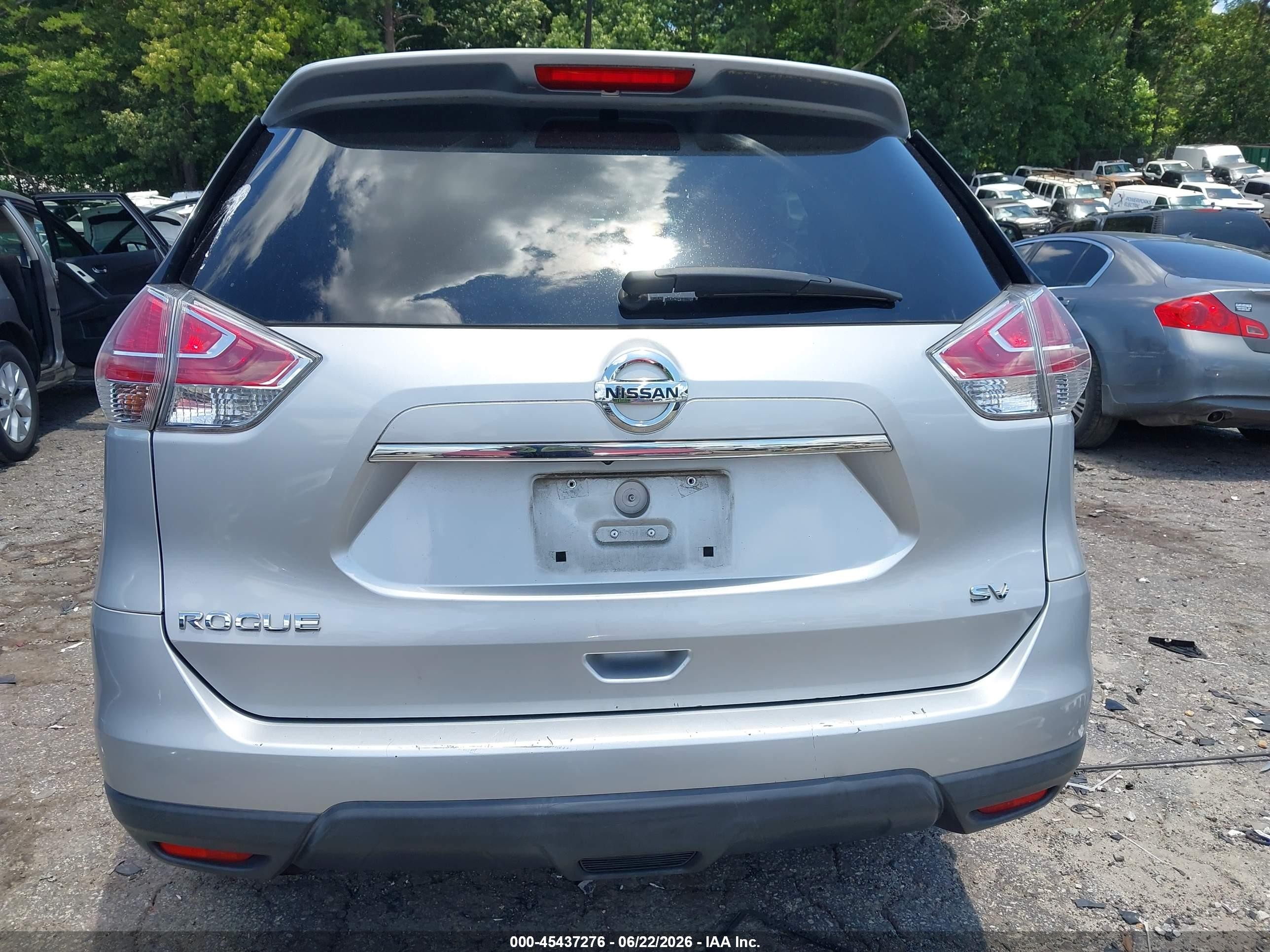 2015 Nissan Rogue Sv Серебряный vin: 5N1AT2MT0FC899439