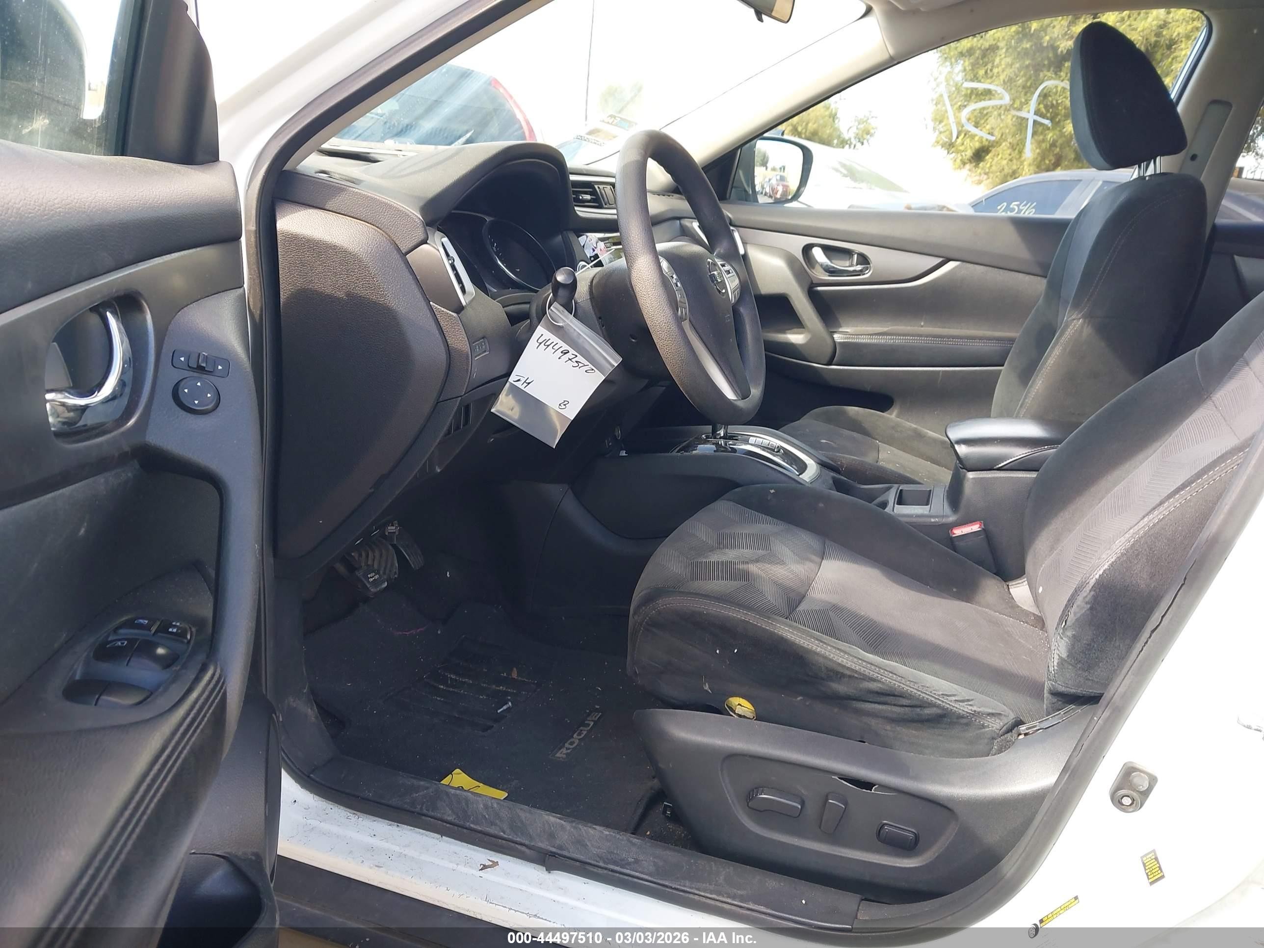 2016 Nissan Rogue Sv White vin: 5N1AT2MT0GC862974