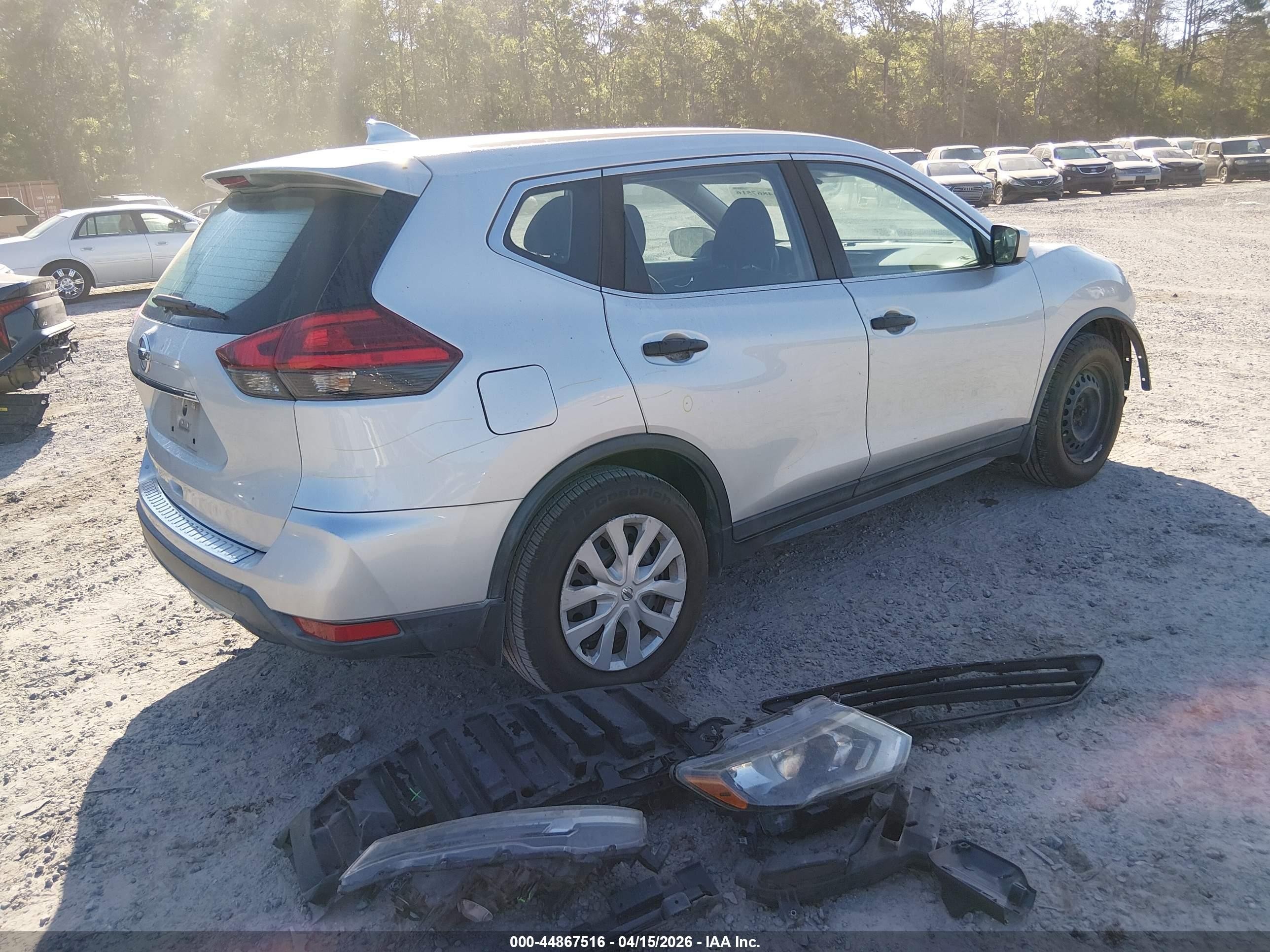 2017 Nissan Rogue S Silver vin: 5N1AT2MT0HC775576