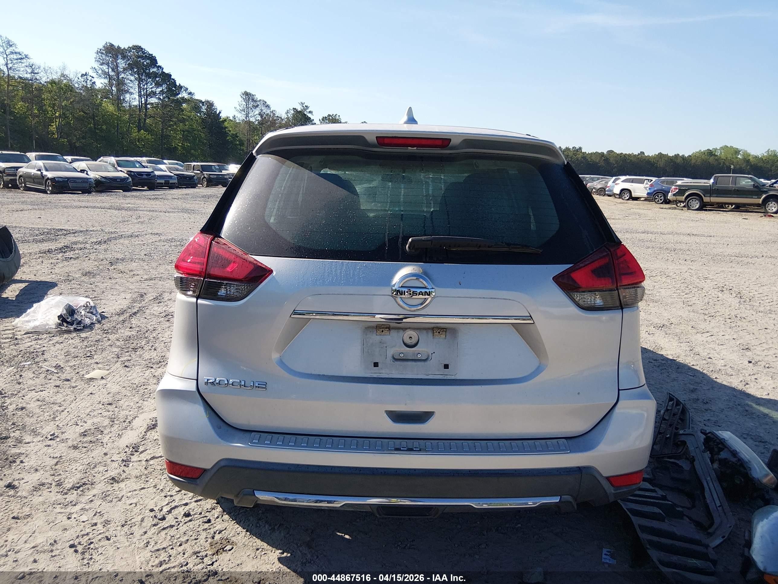 2017 Nissan Rogue S Silver vin: 5N1AT2MT0HC775576