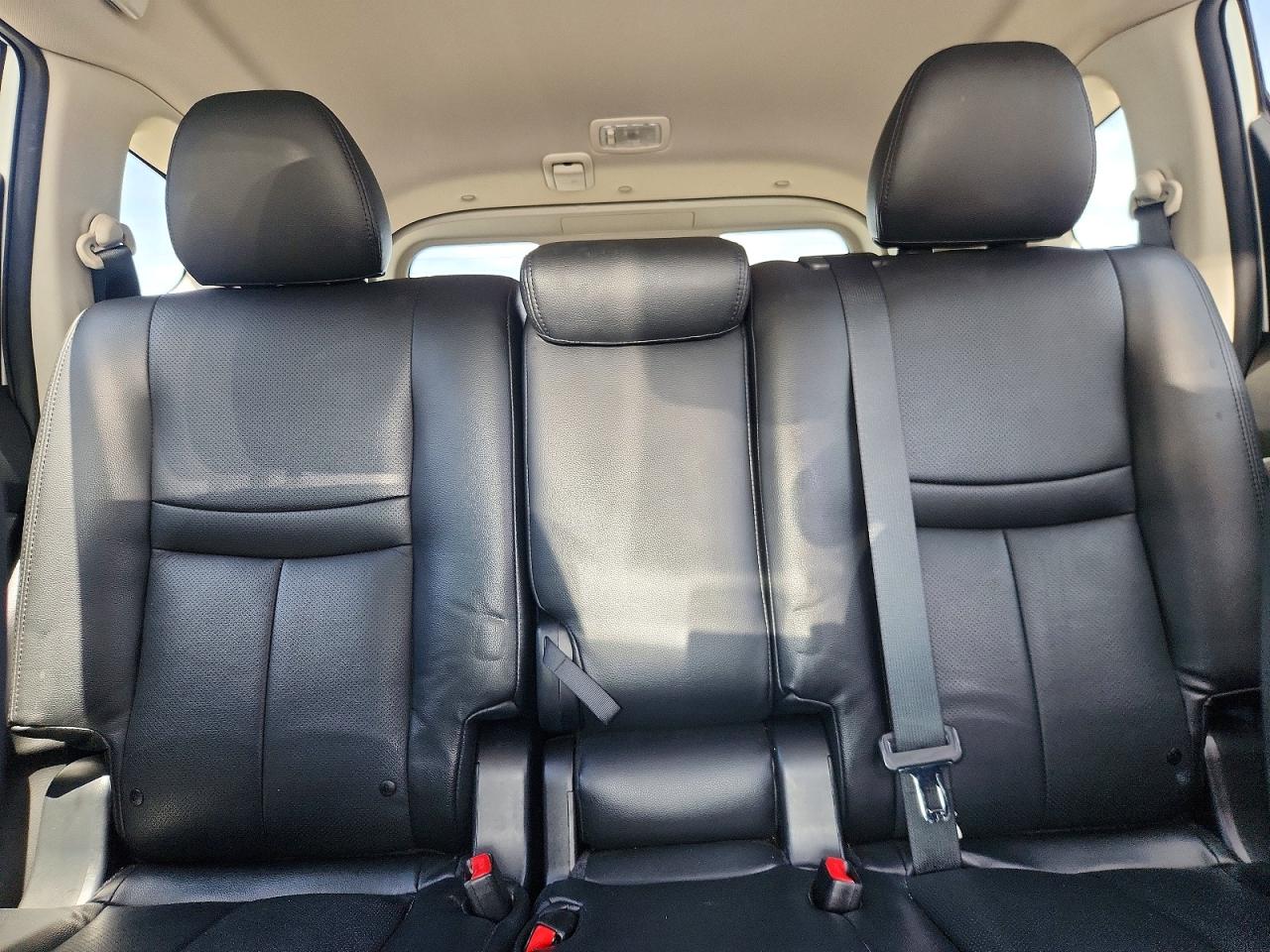 2018 Nissan Rogue Sv White vin: 5N1AT2MT0JC749694