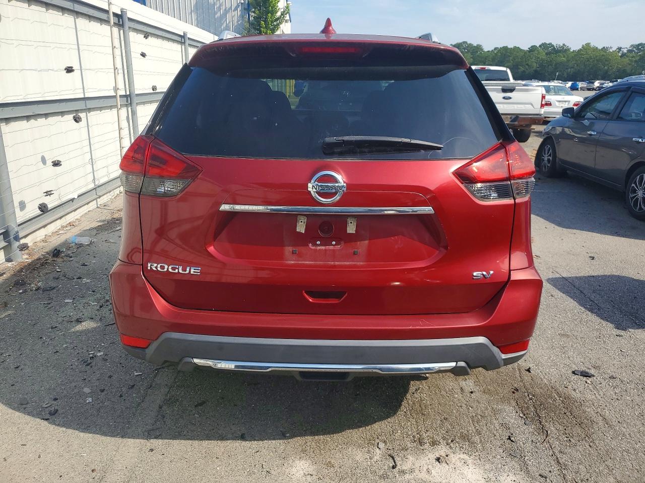 2018 Nissan Rogue S Red vin: 5N1AT2MT0JC842148