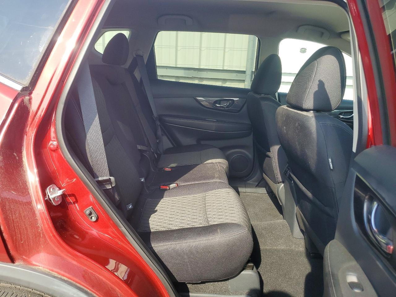 2018 Nissan Rogue S Red vin: 5N1AT2MT0JC842148