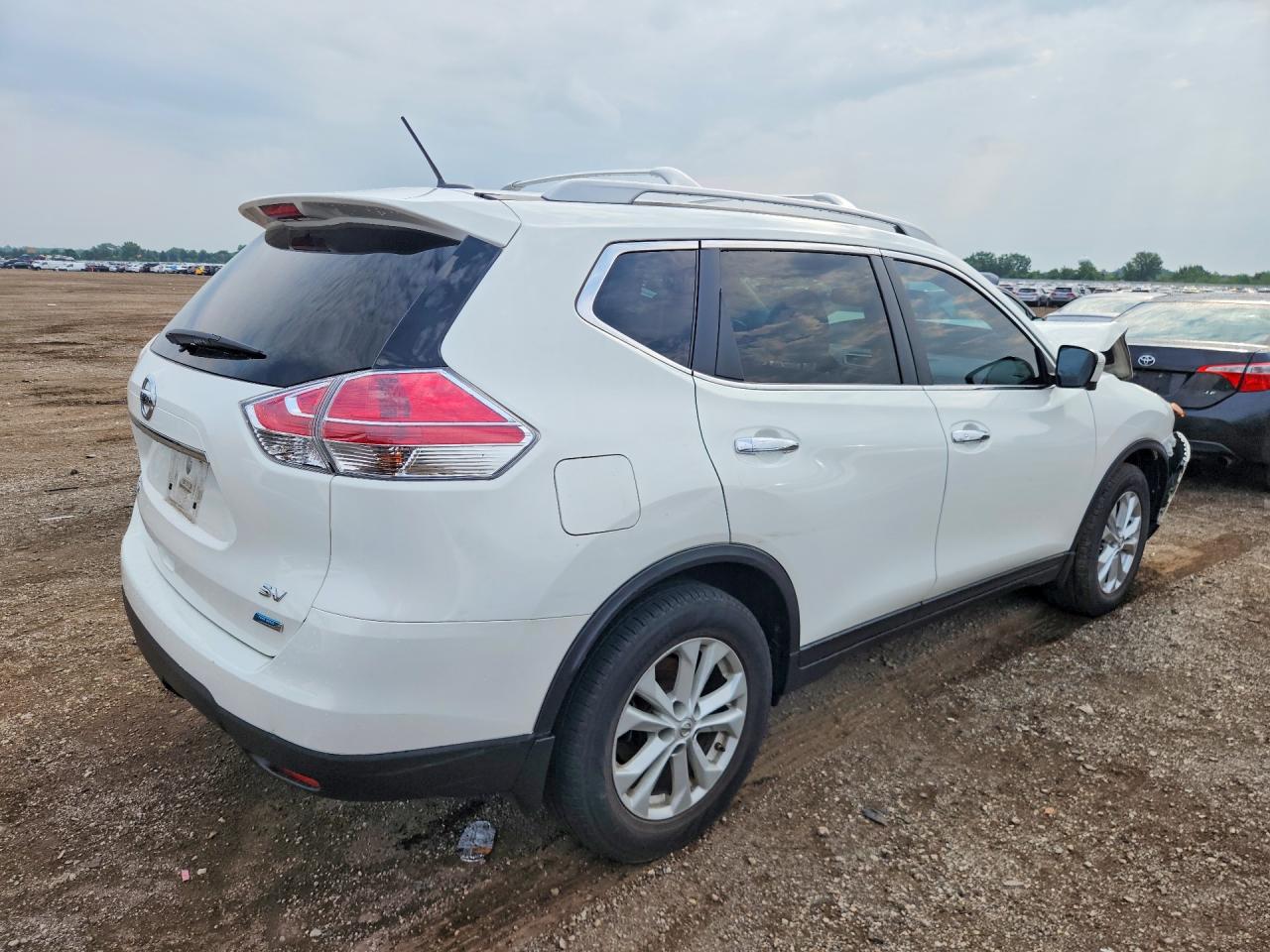 2014 Nissan Rogue S Белый vin: 5N1AT2MT1EC784508