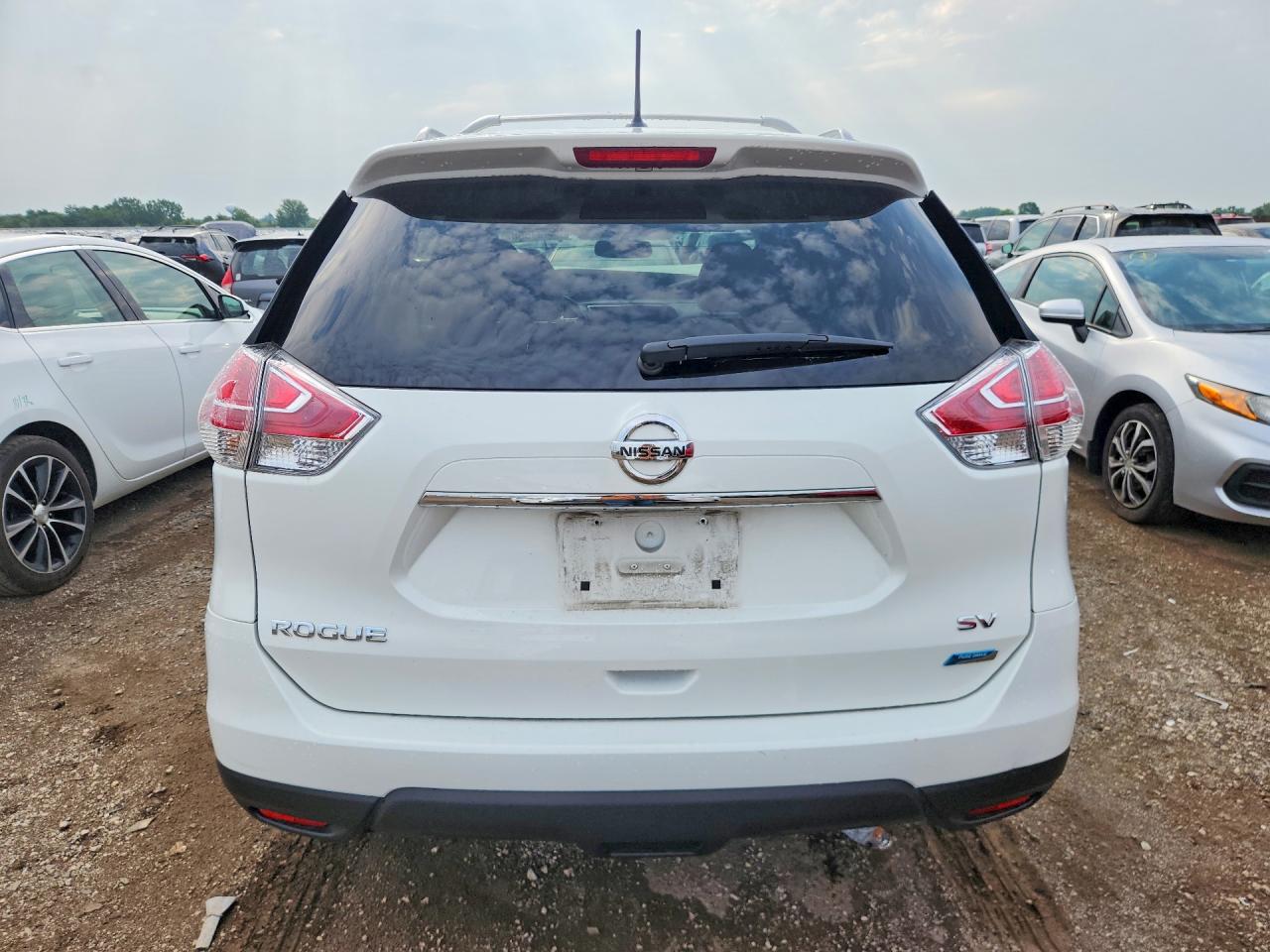 2014 Nissan Rogue S Белый vin: 5N1AT2MT1EC784508