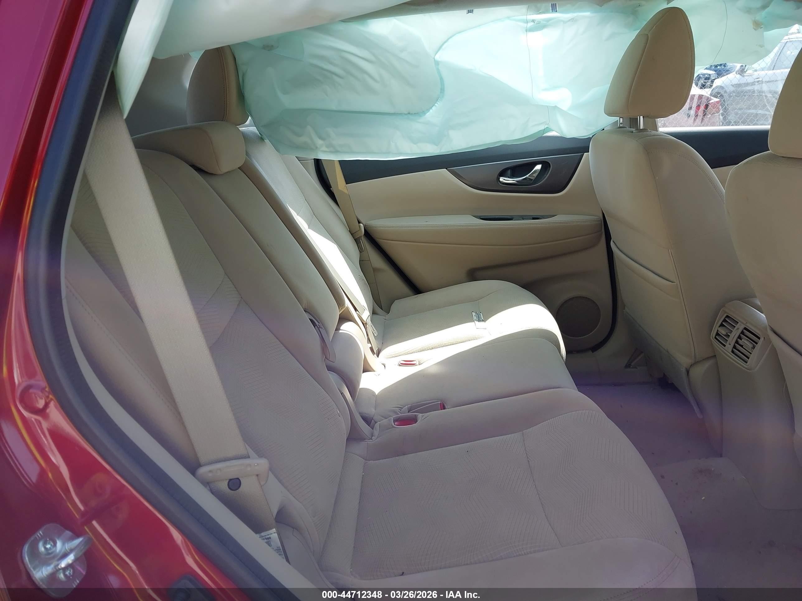 2014 Nissan Rogue S Red vin: 5N1AT2MT1EC786565