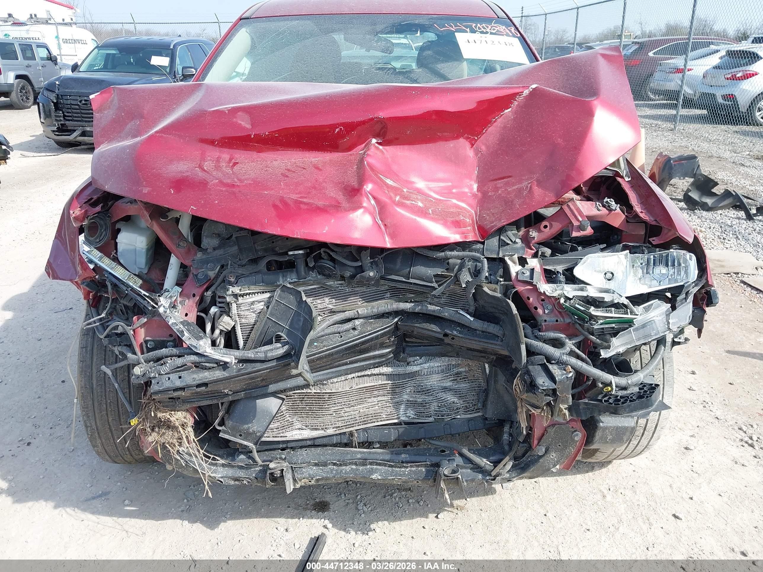 2014 Nissan Rogue S Red vin: 5N1AT2MT1EC786565
