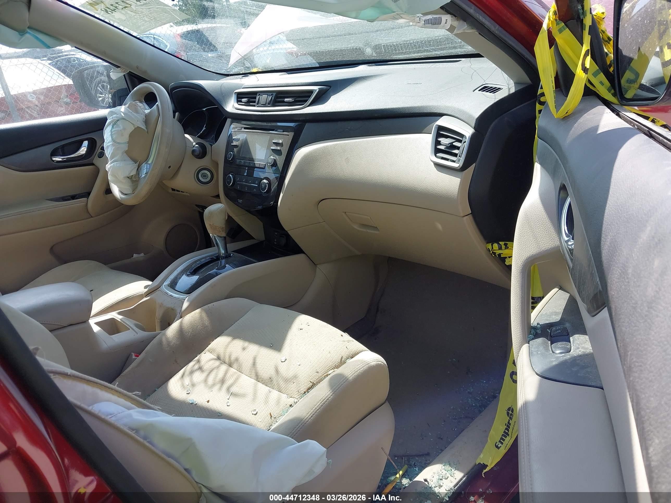 2014 Nissan Rogue S Red vin: 5N1AT2MT1EC786565
