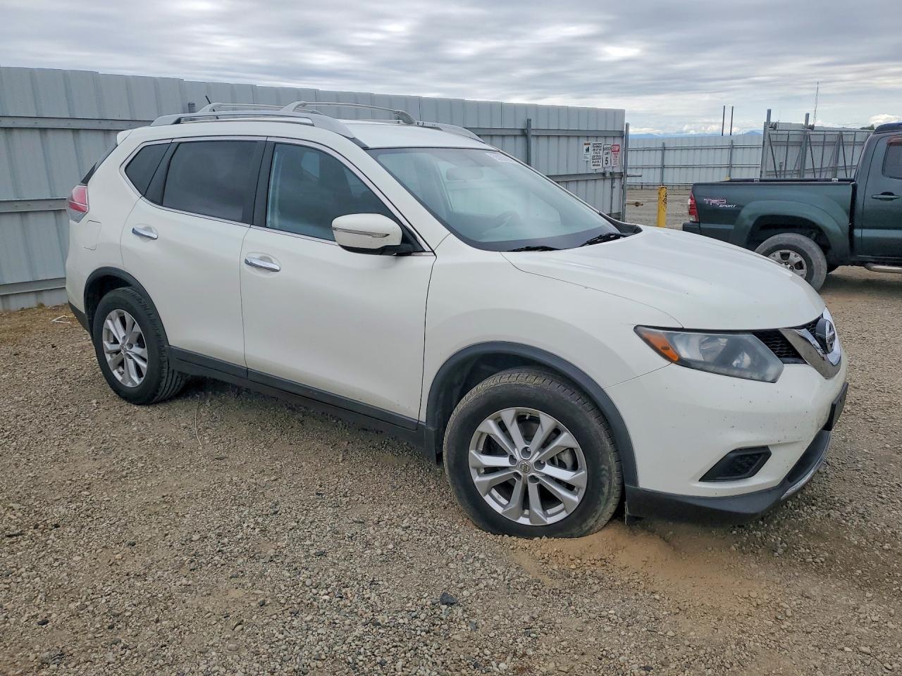 2014 Nissan Rogue Sv White vin: 5N1AT2MT1EC799896